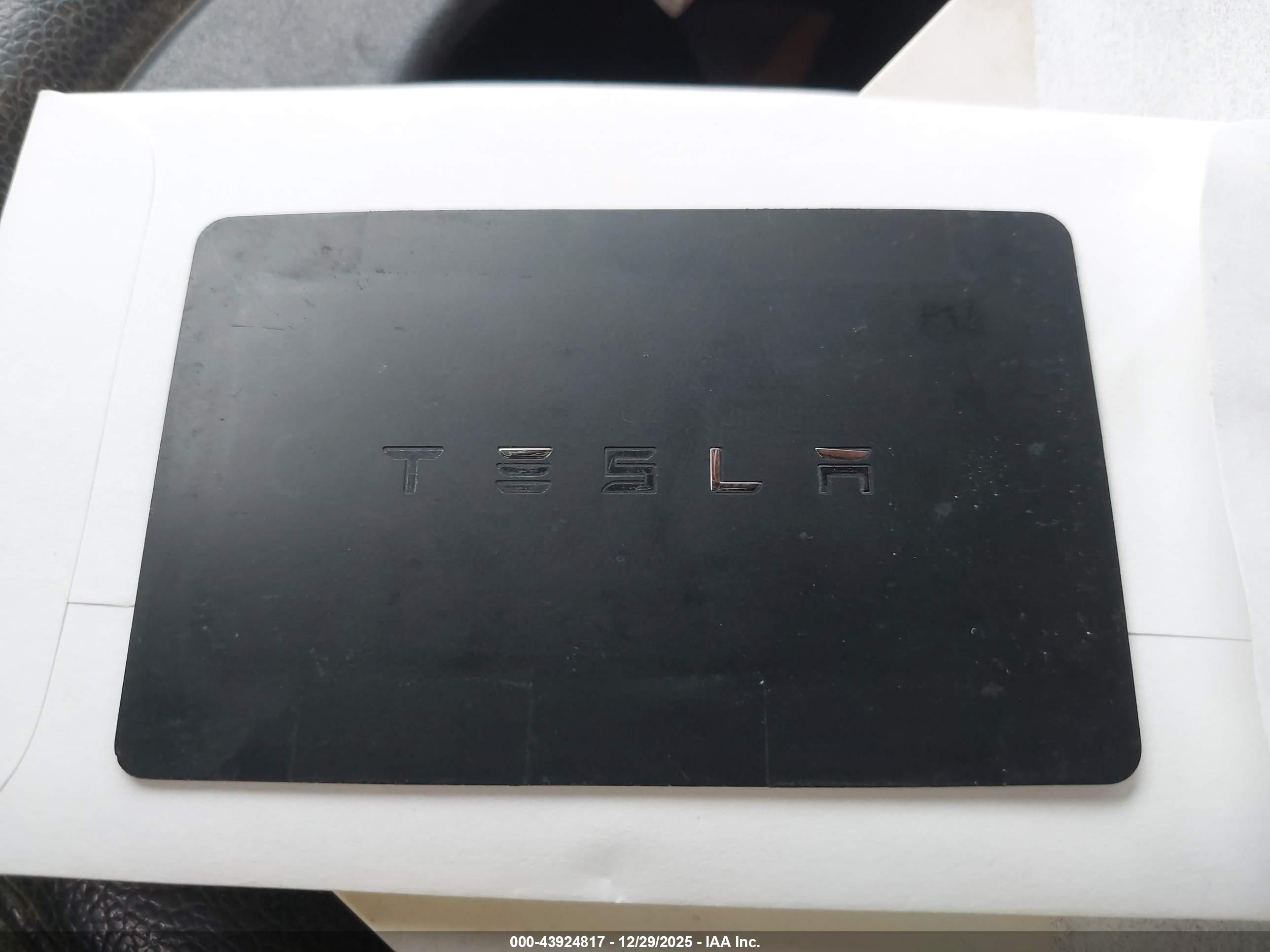 TESLA MODEL image 11