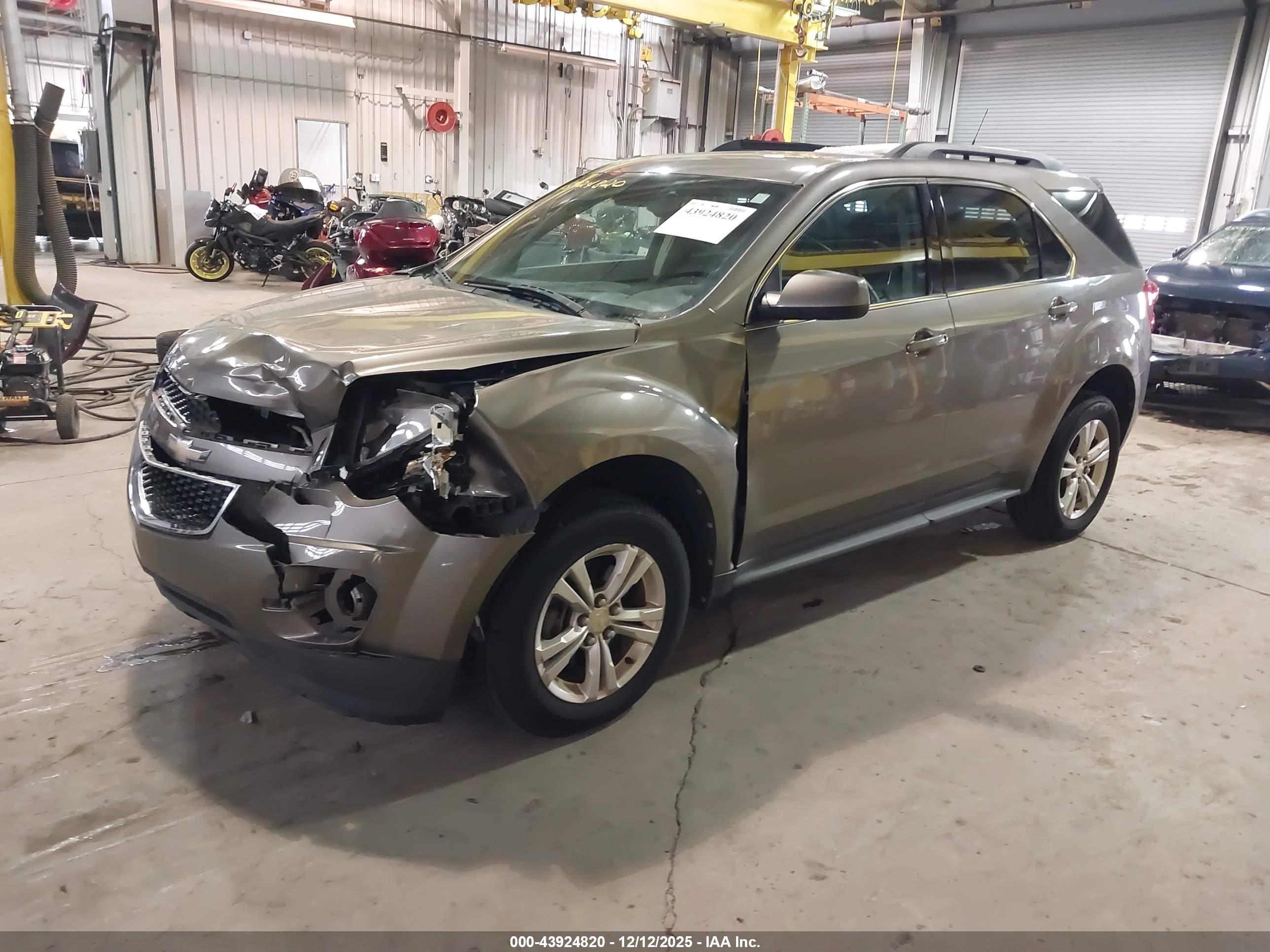 CHEVROLET EQUINOX image 2
