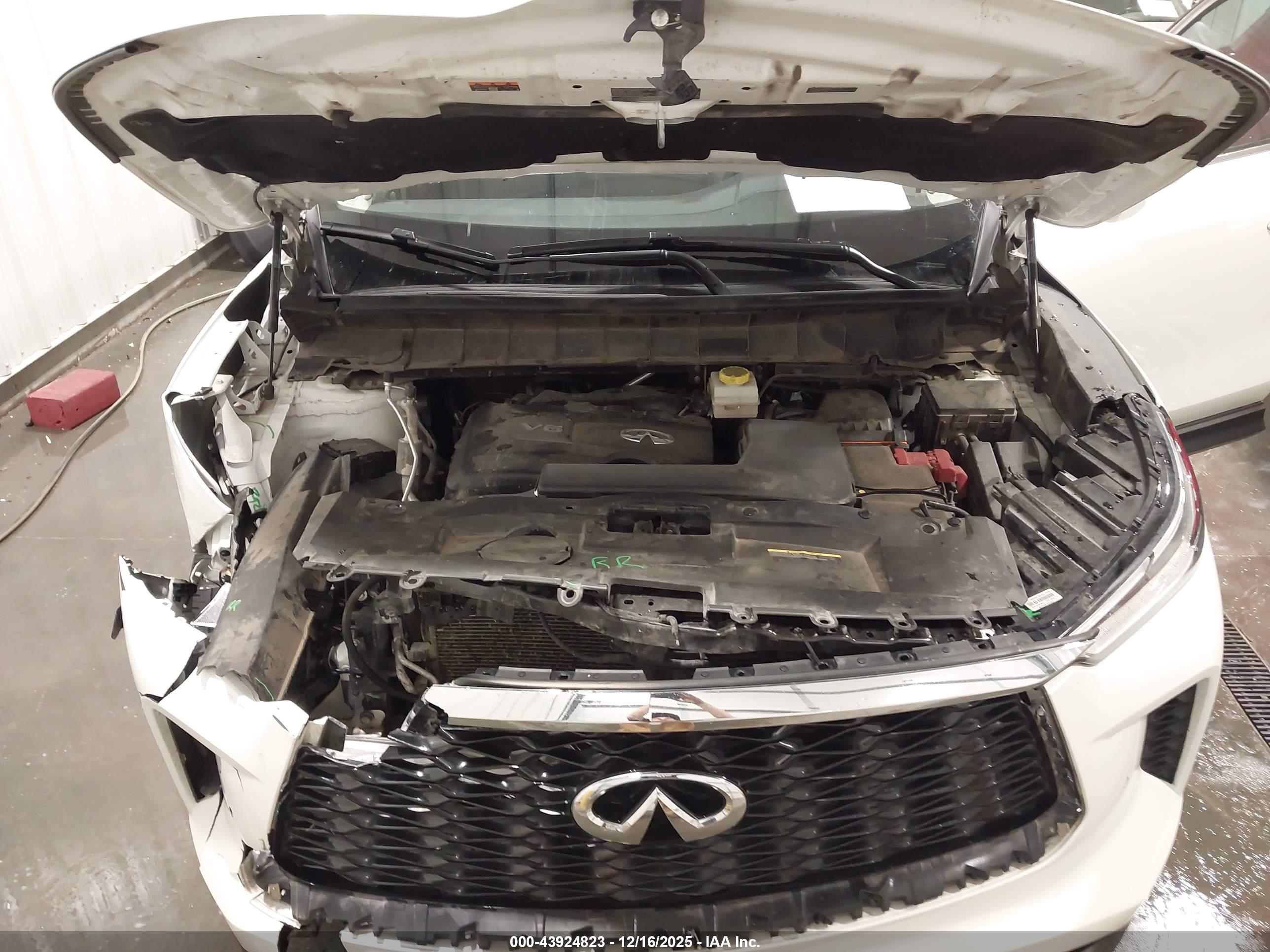 INFINITI QX60 image 10