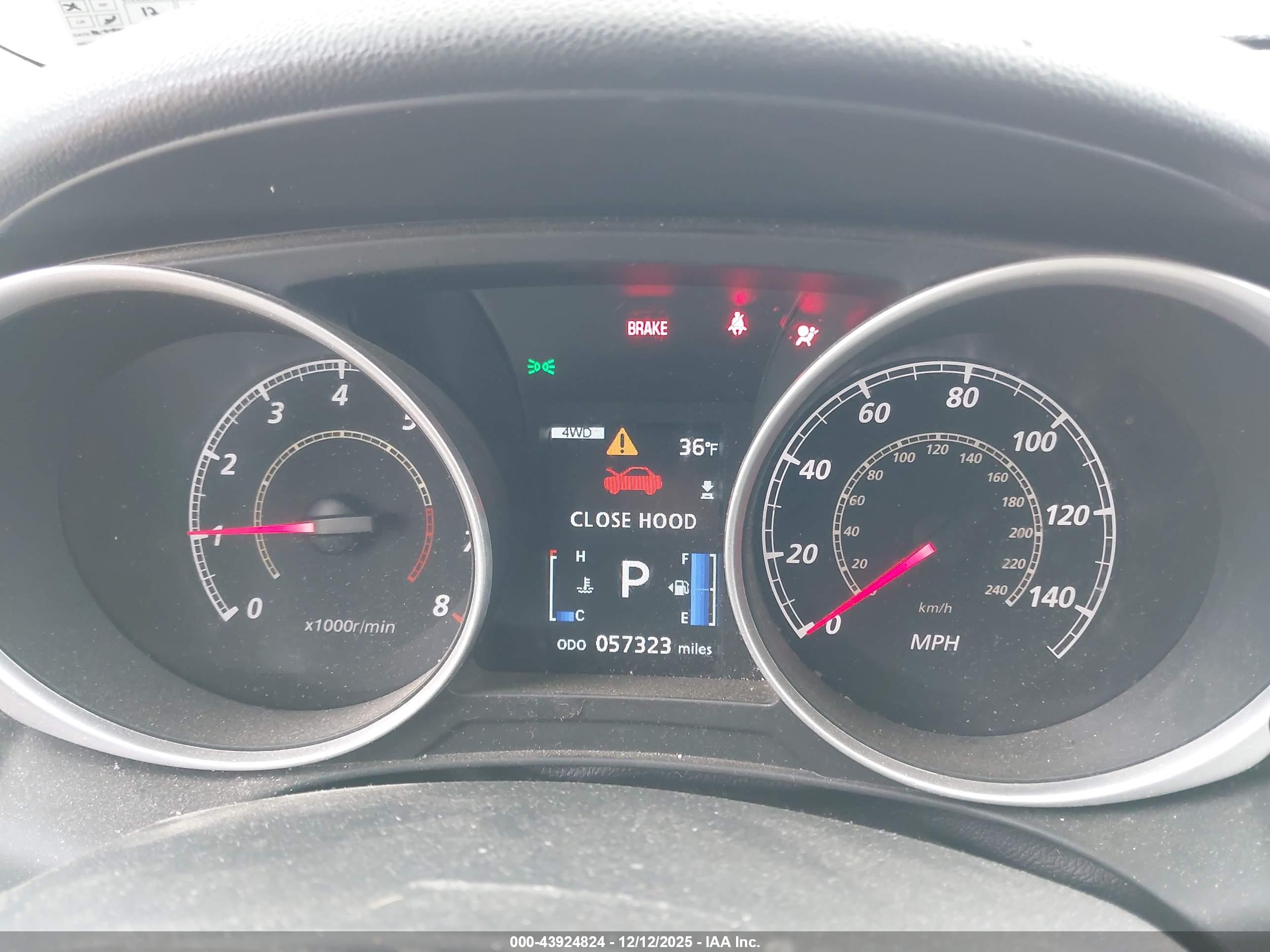 MITSUBISHI OUTLANDER image 7