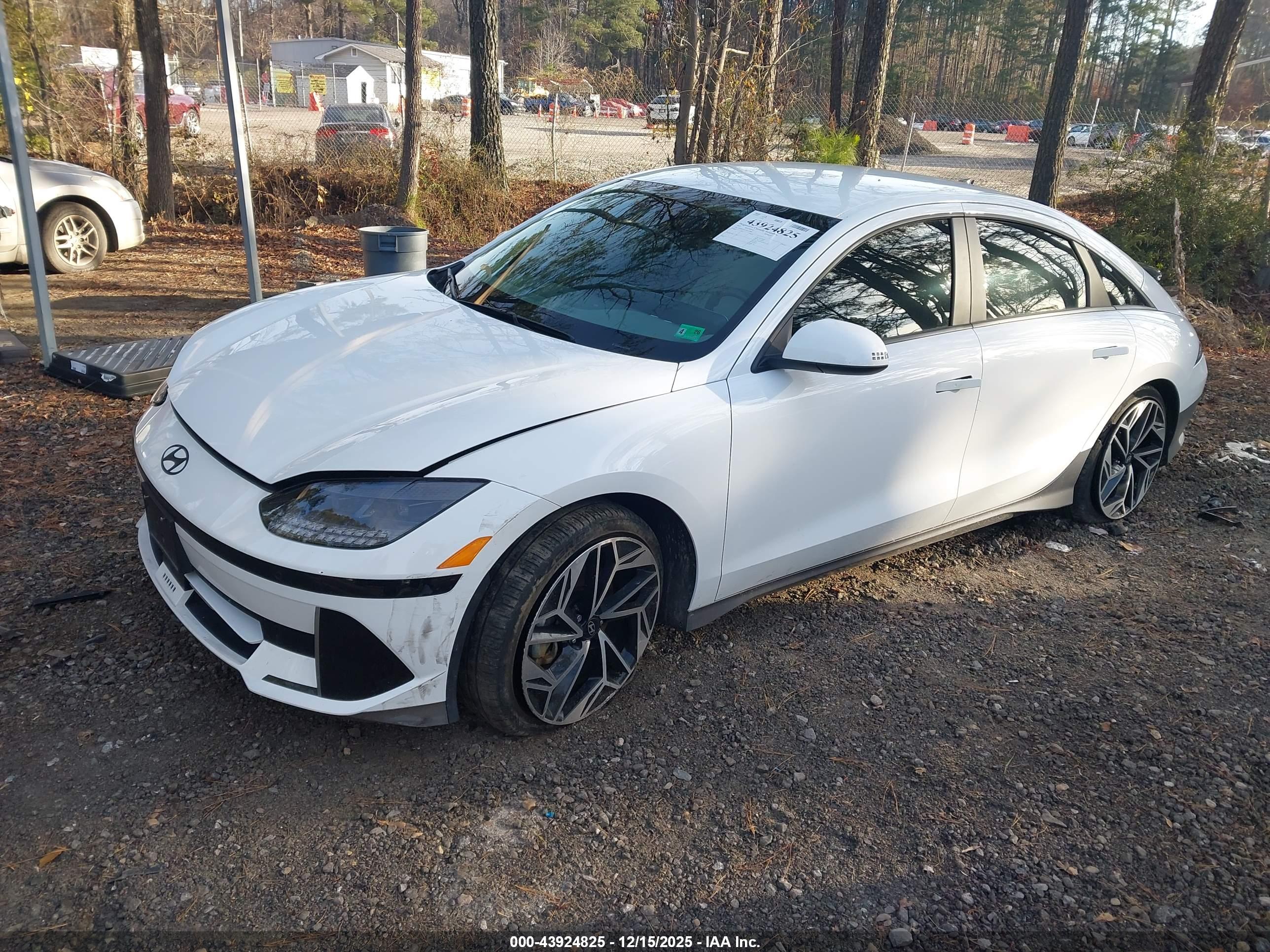 HYUNDAI IONIQ image 2