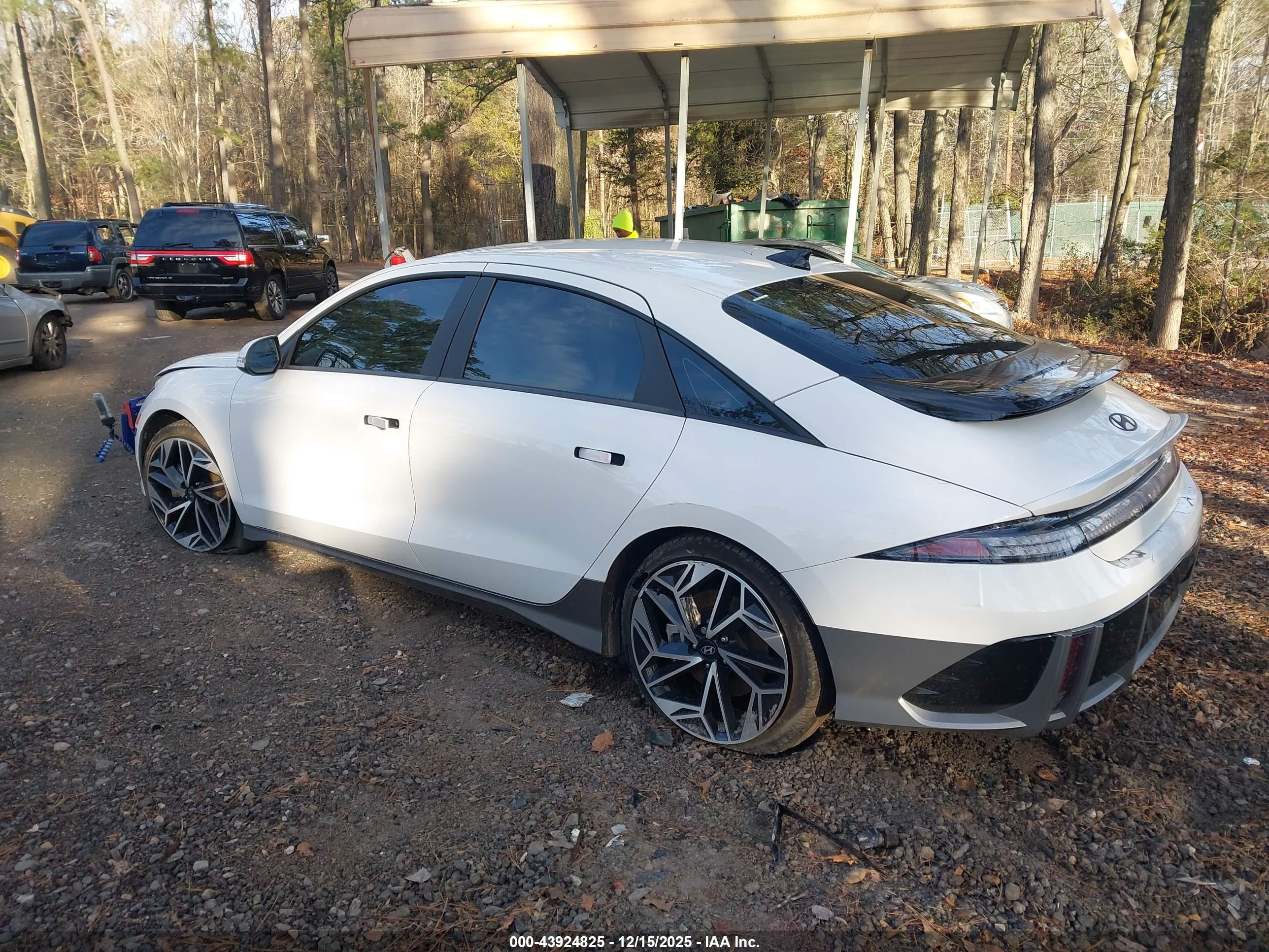 HYUNDAI IONIQ image 3