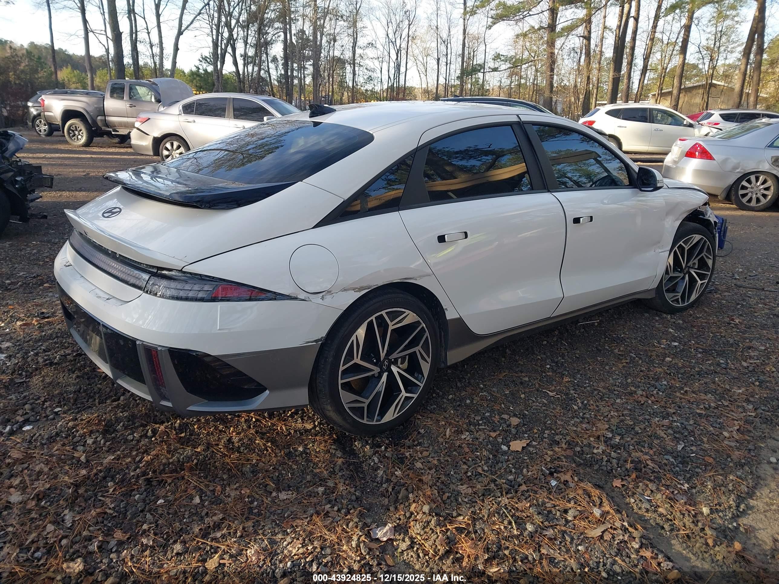 HYUNDAI IONIQ image 4