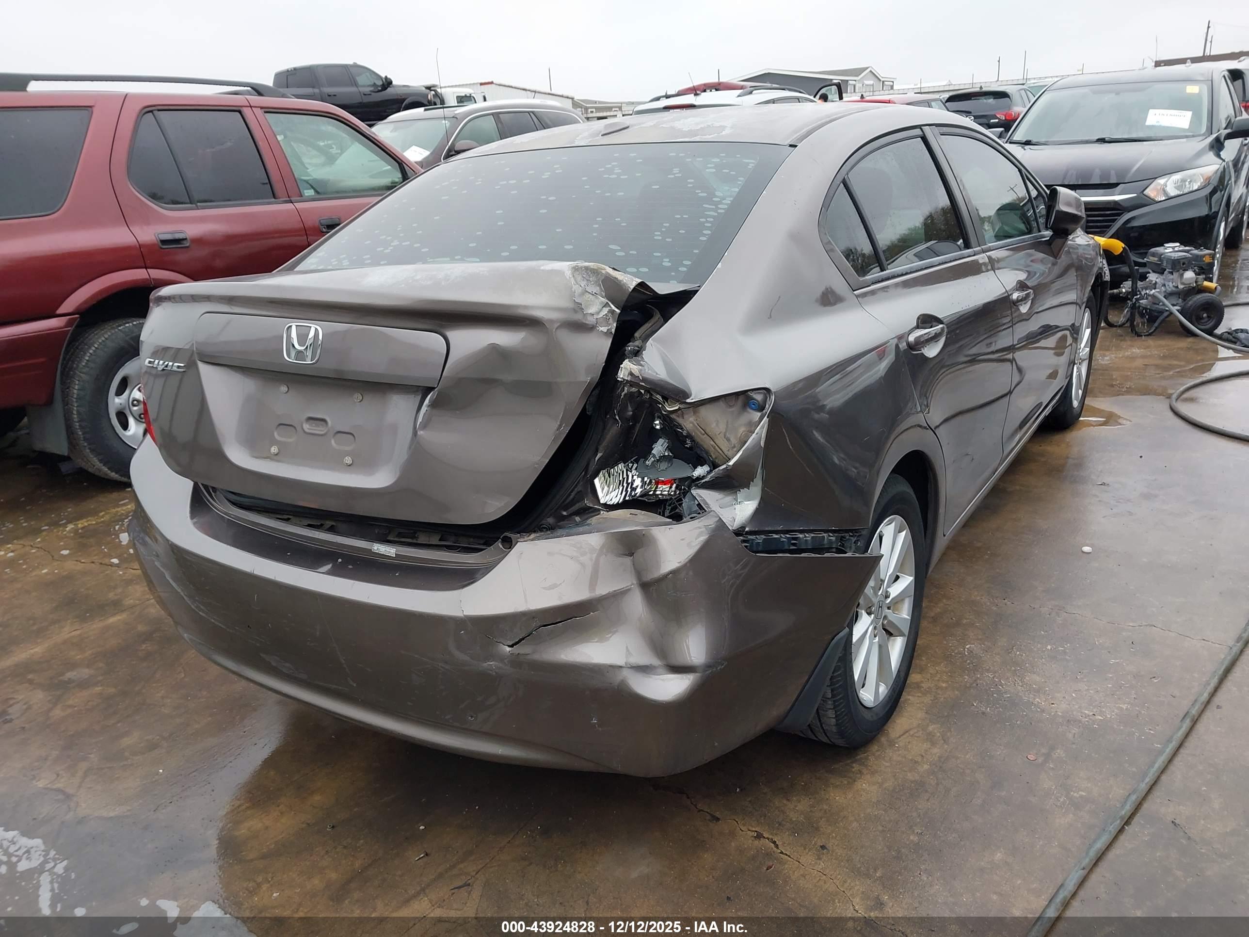 HONDA CIVIC image 4