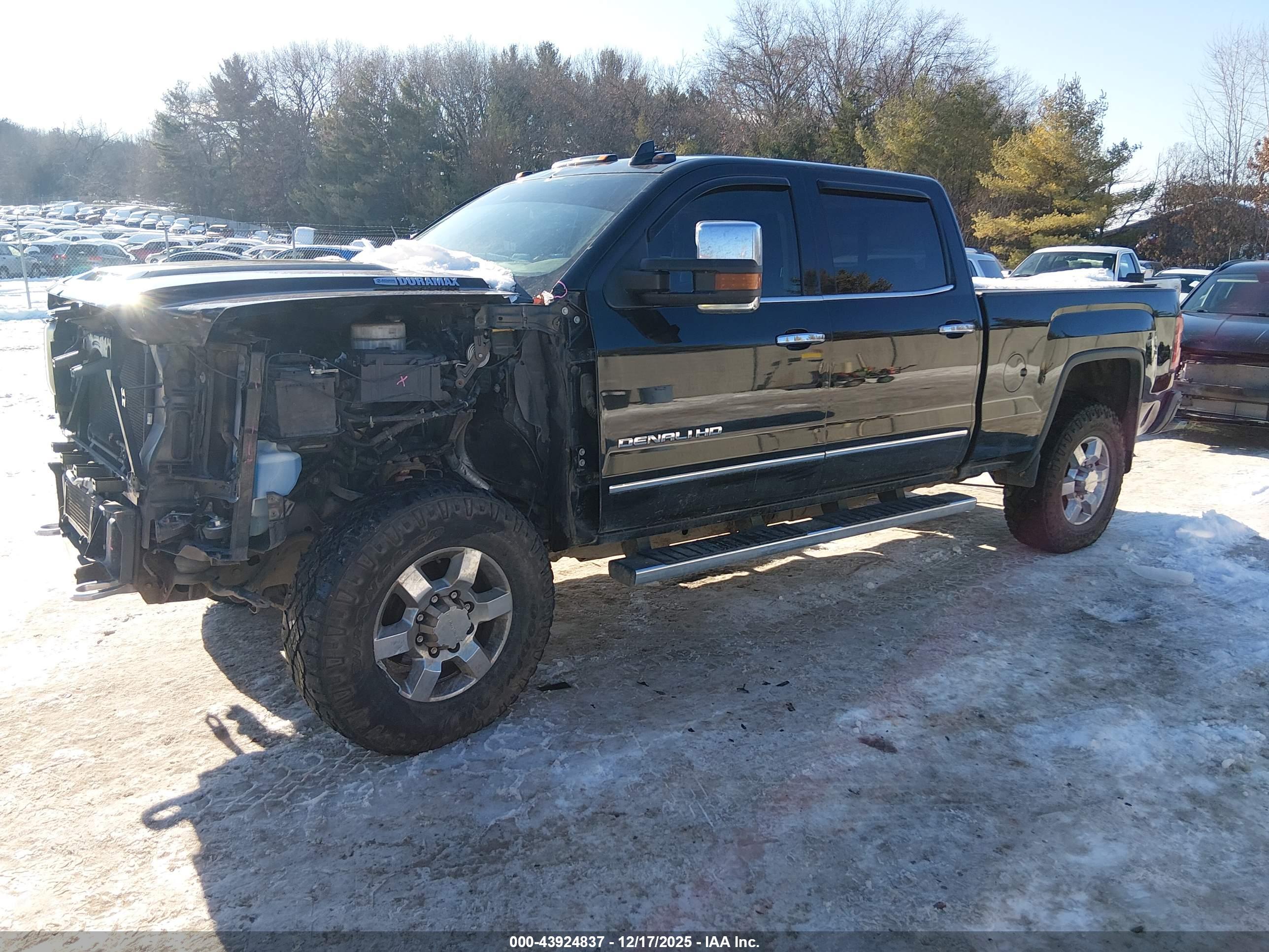 GMC SIERRA image 2