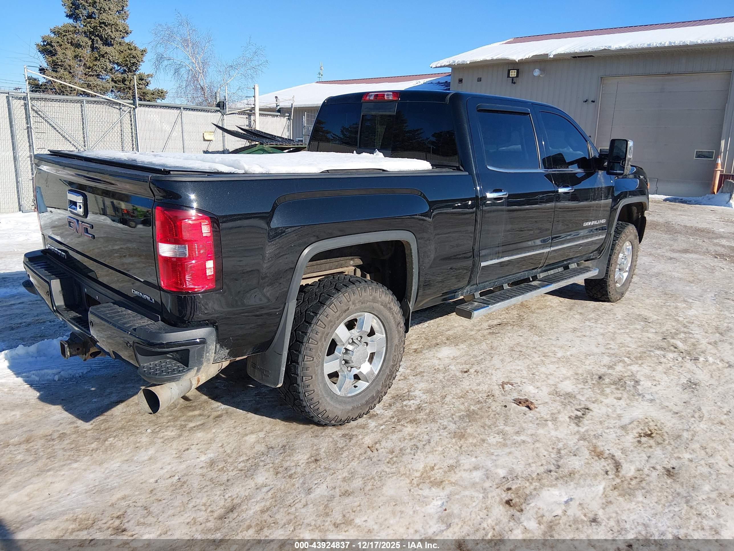 GMC SIERRA image 4