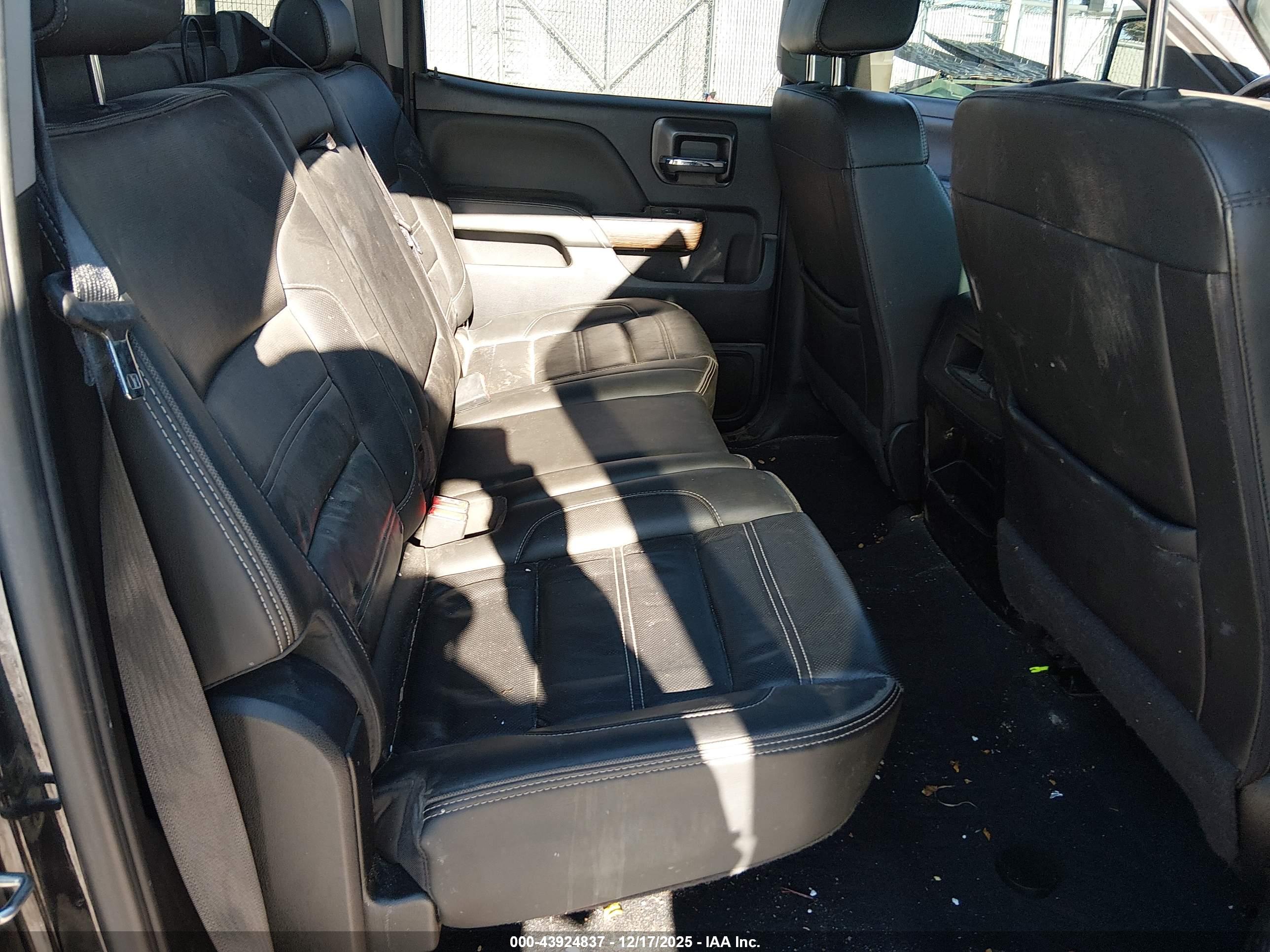 GMC SIERRA image 7