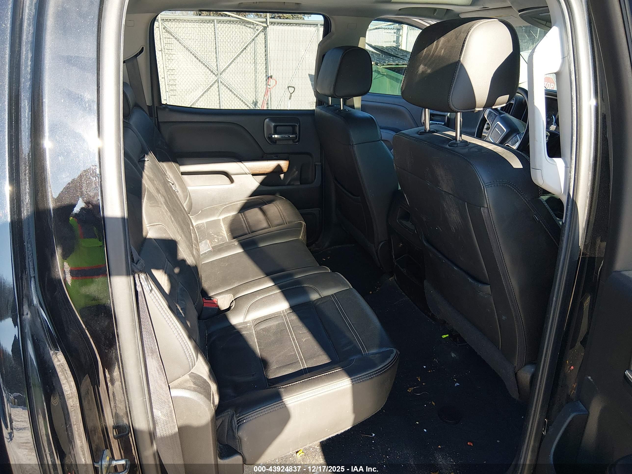 GMC SIERRA image 8