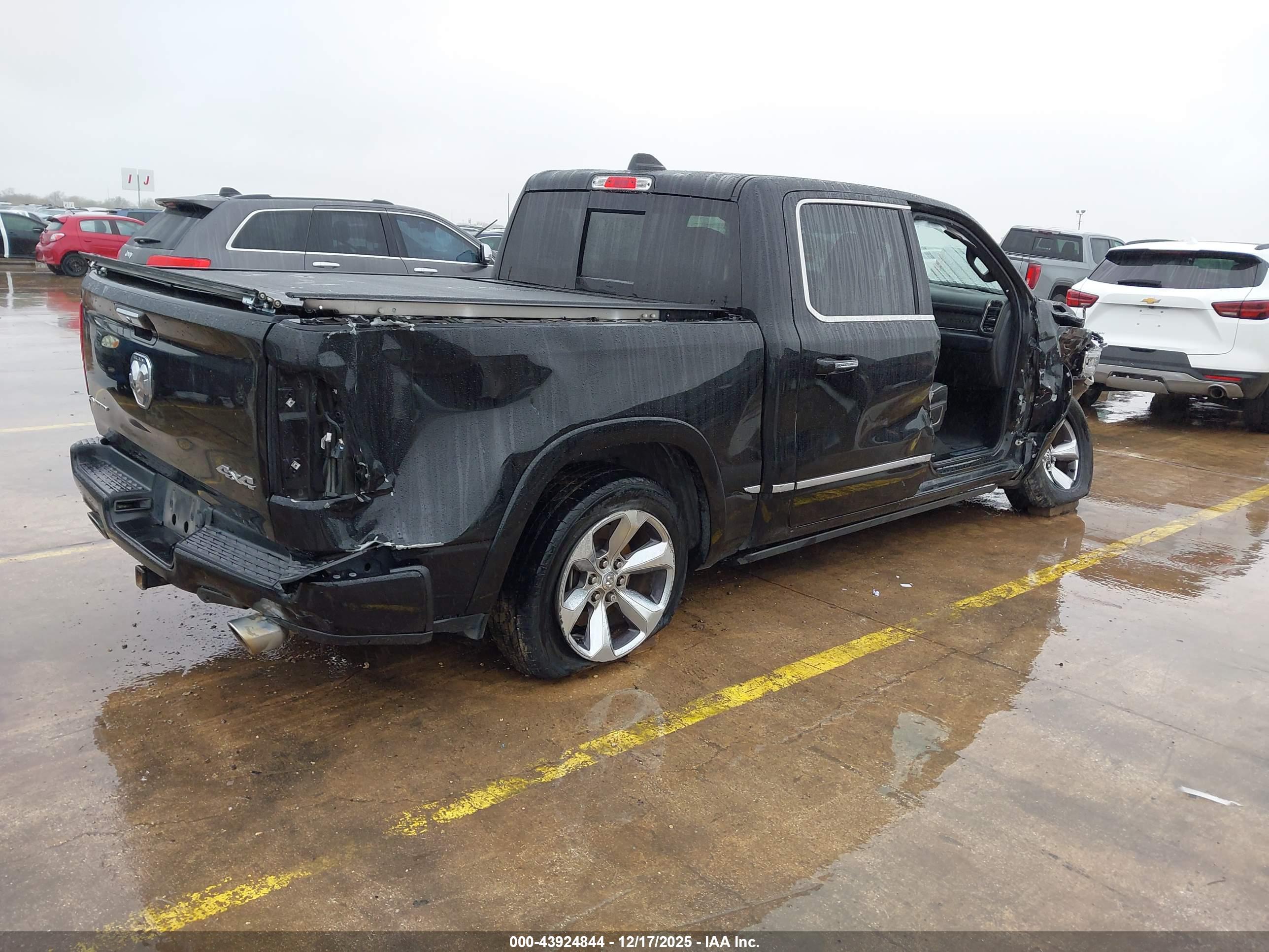 RAM 1500 image 4