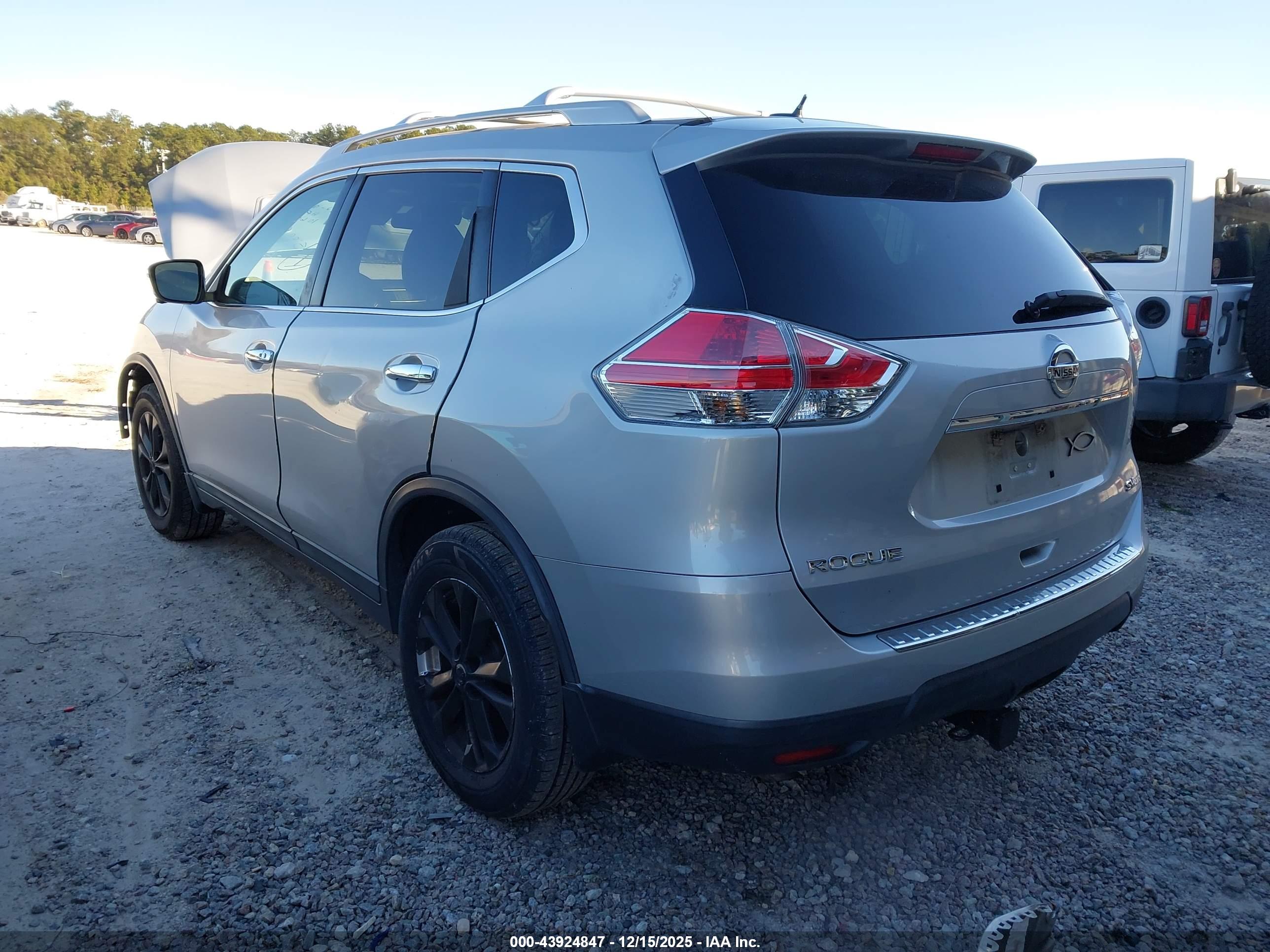 NISSAN ROGUE image 3