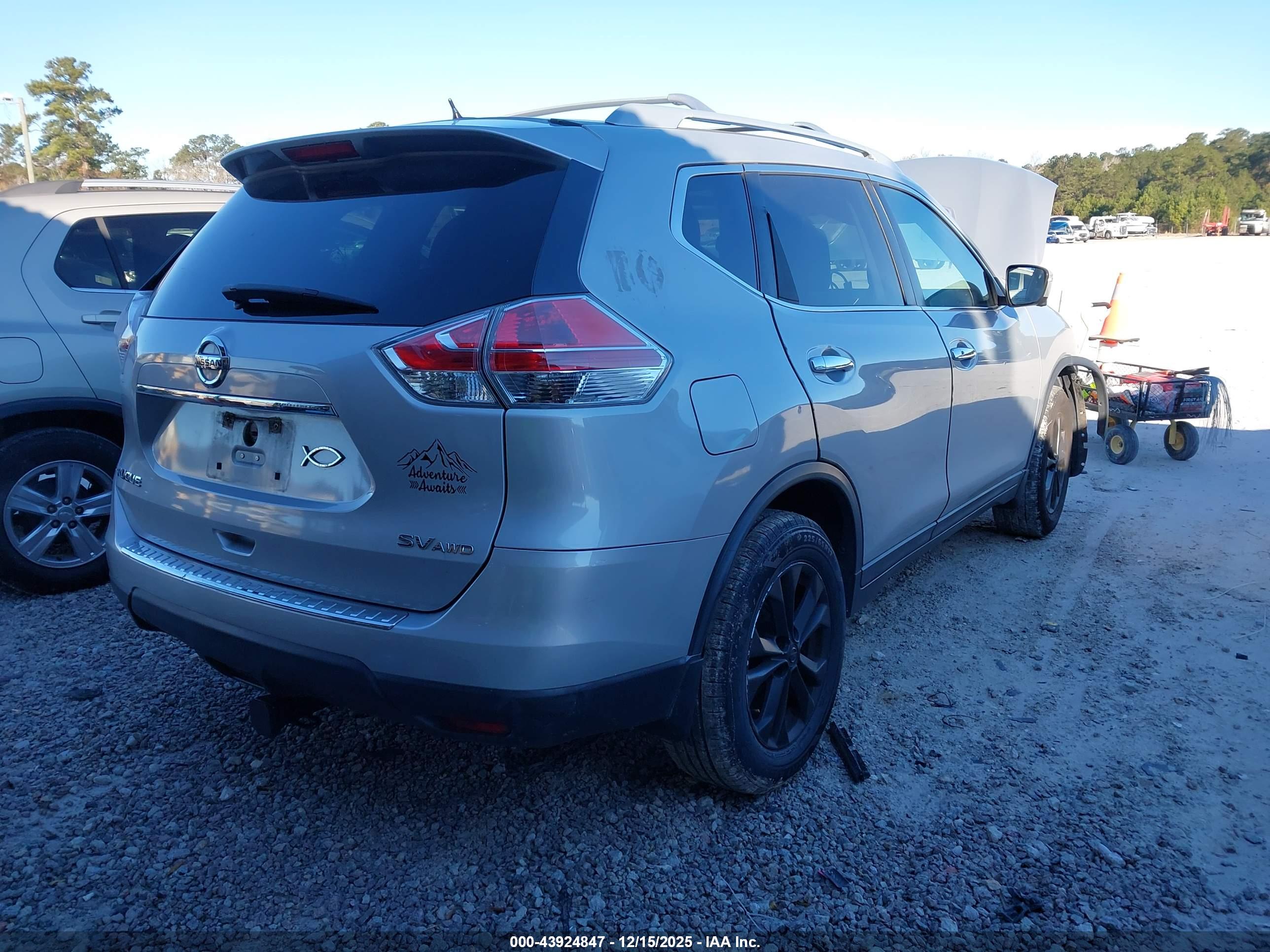 NISSAN ROGUE image 4