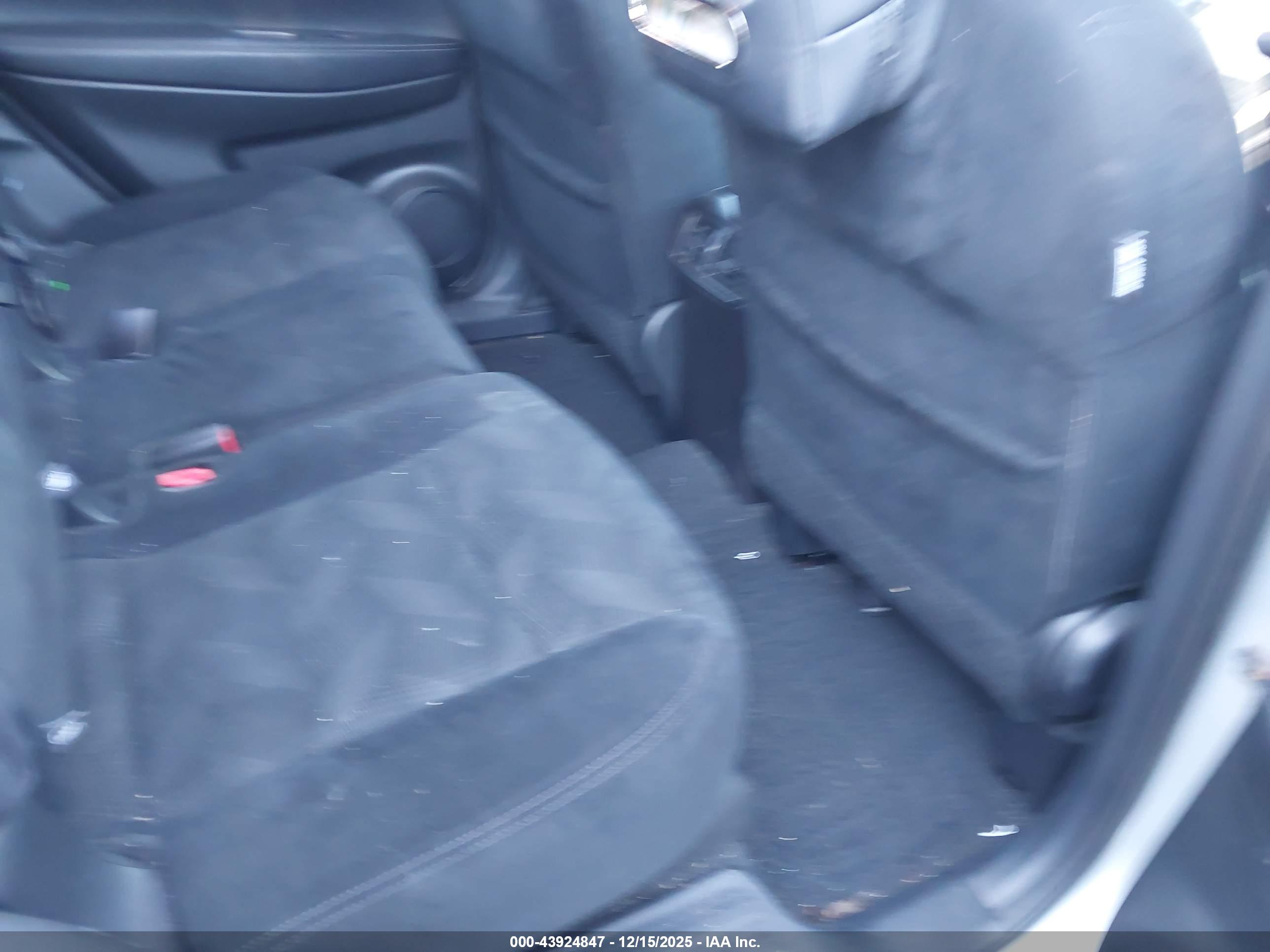 NISSAN ROGUE image 8
