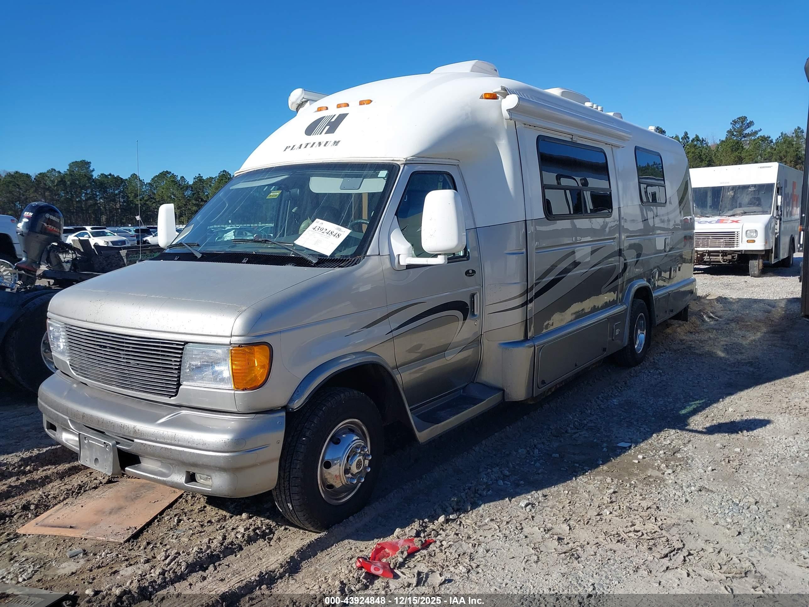 FORD E-450 image 2