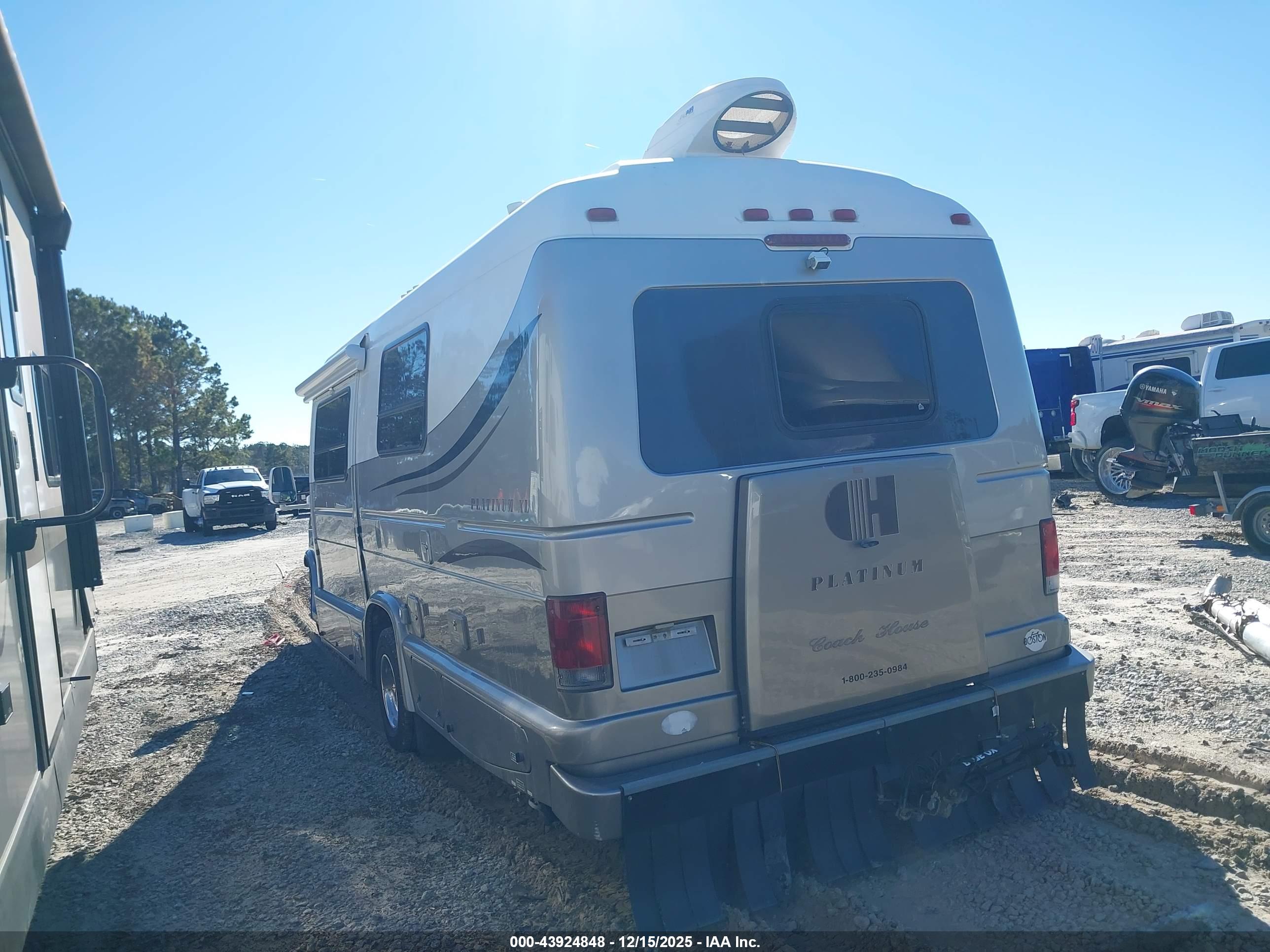 FORD E-450 image 3
