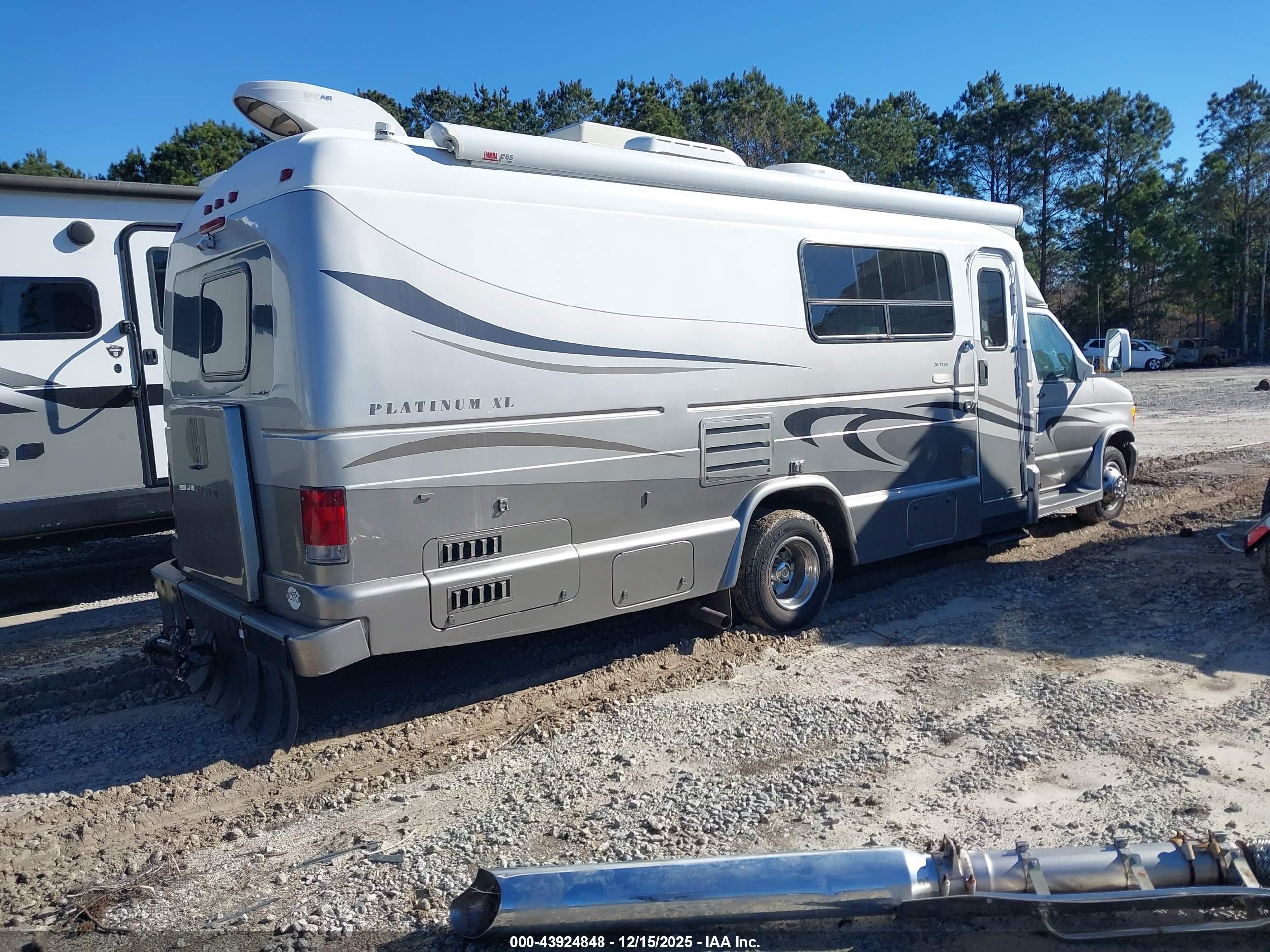 FORD E-450 image 4