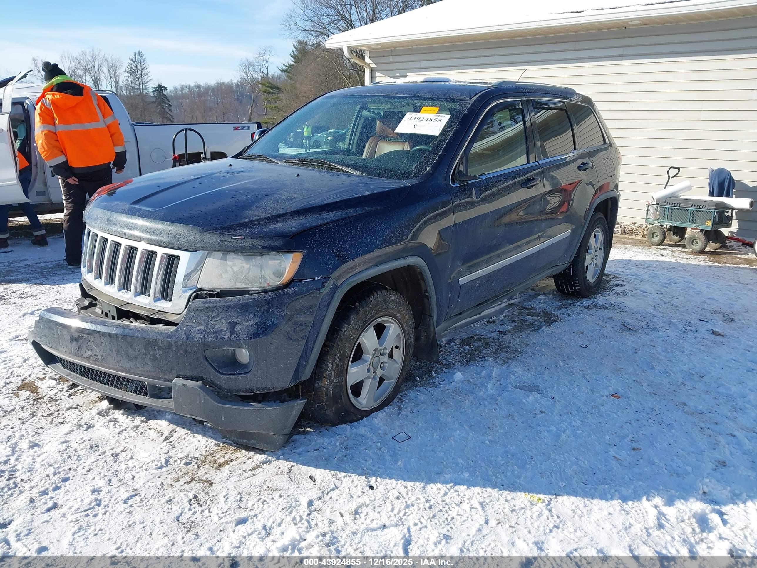 JEEP GRAND image 2