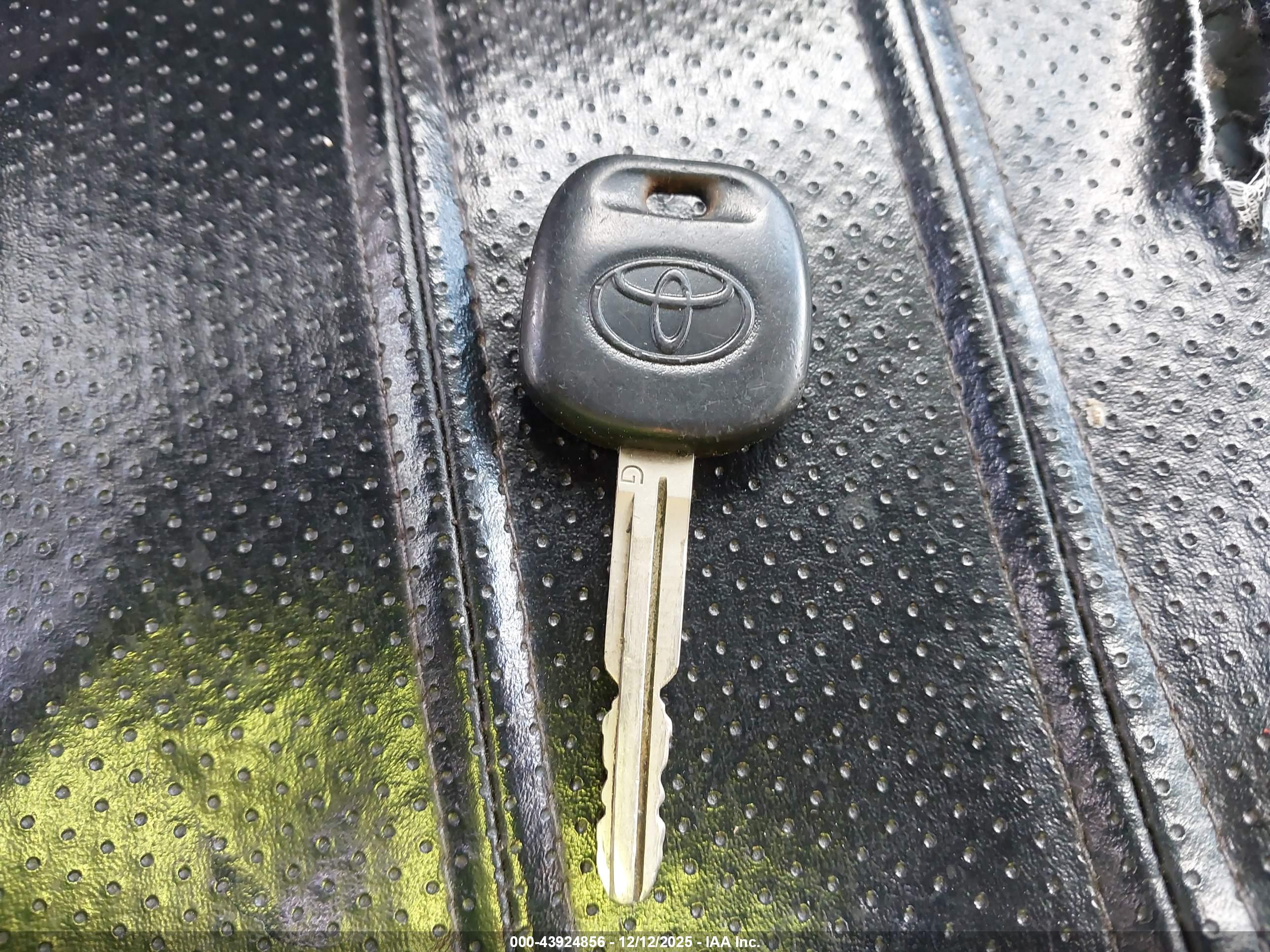 TOYOTA SIENNA image 11