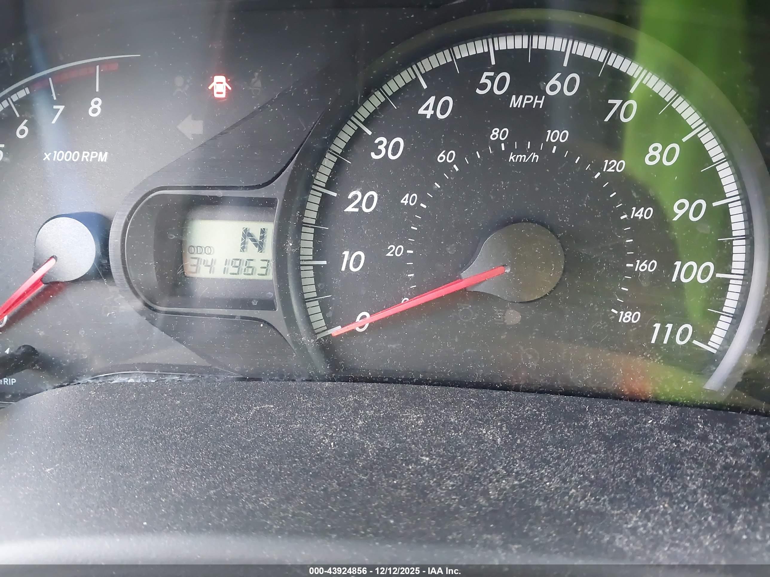 TOYOTA SIENNA image 7