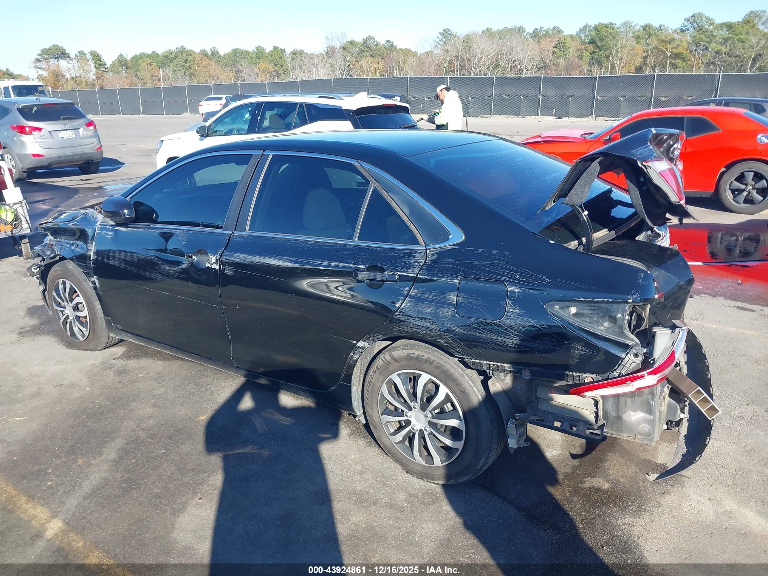 TOYOTA CAMRY image 3