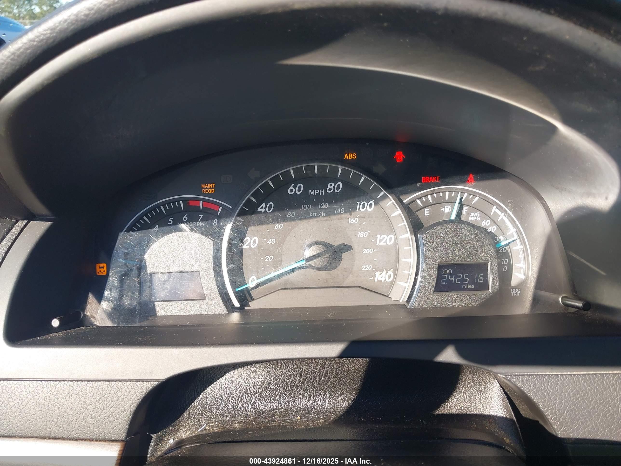 TOYOTA CAMRY image 7