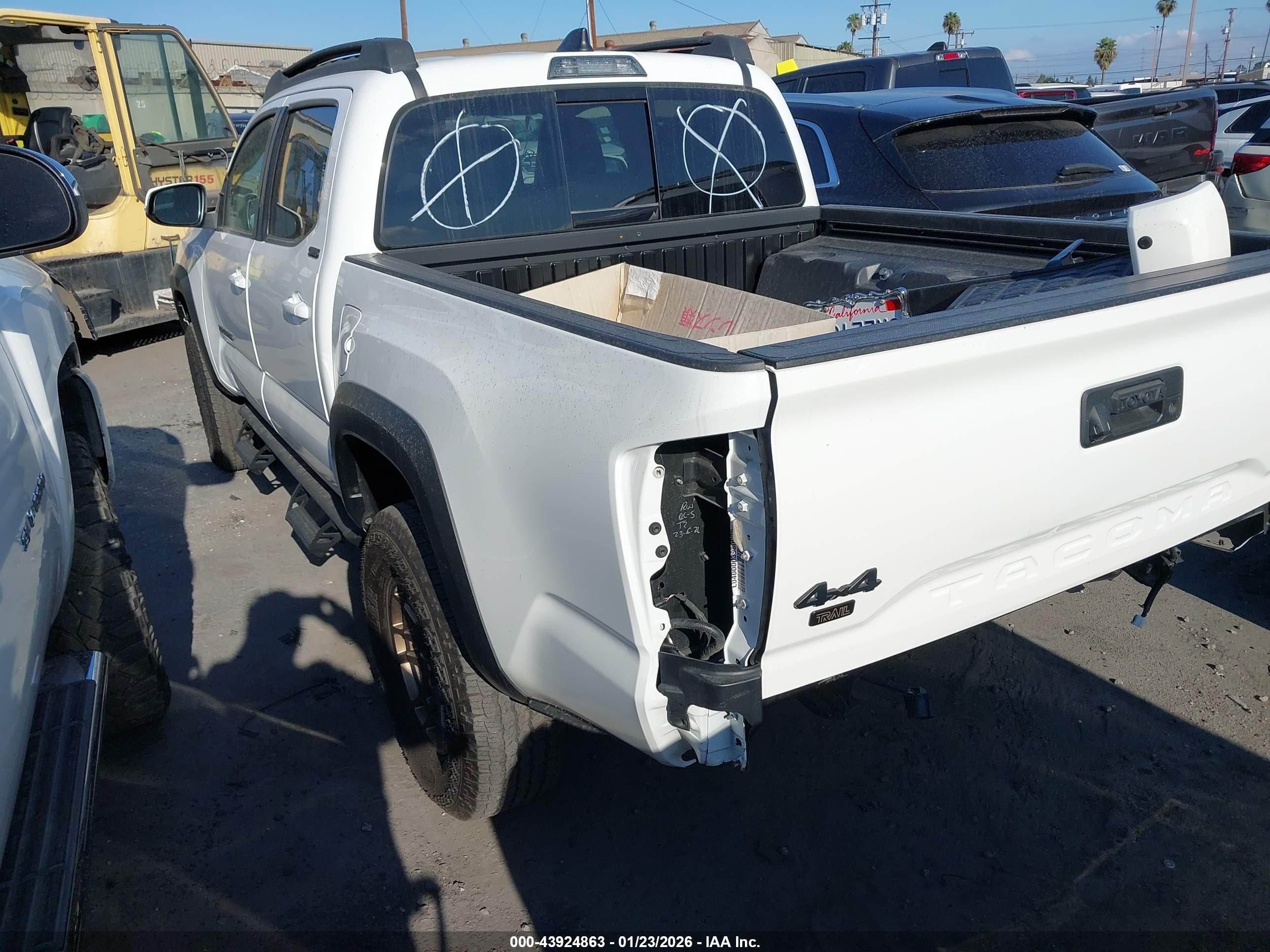 TOYOTA TACOMA image 3