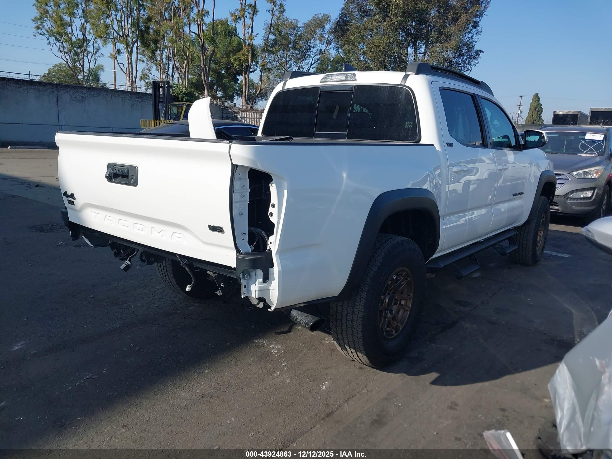 TOYOTA TACOMA image 4