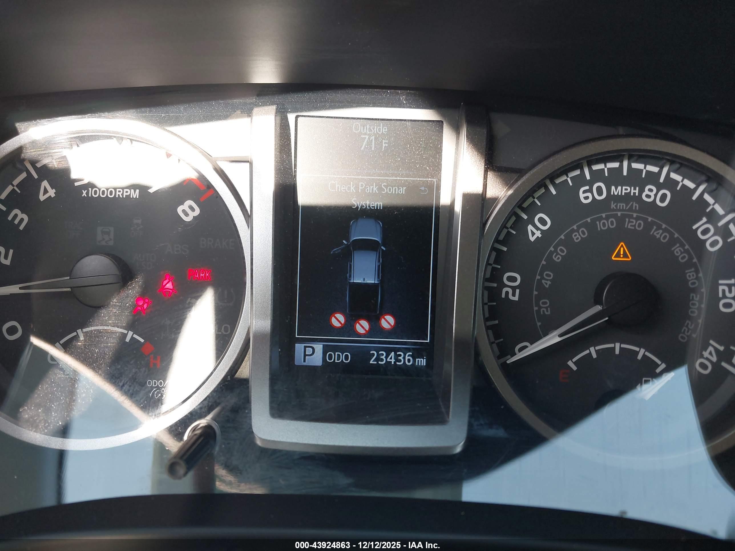 TOYOTA TACOMA image 7