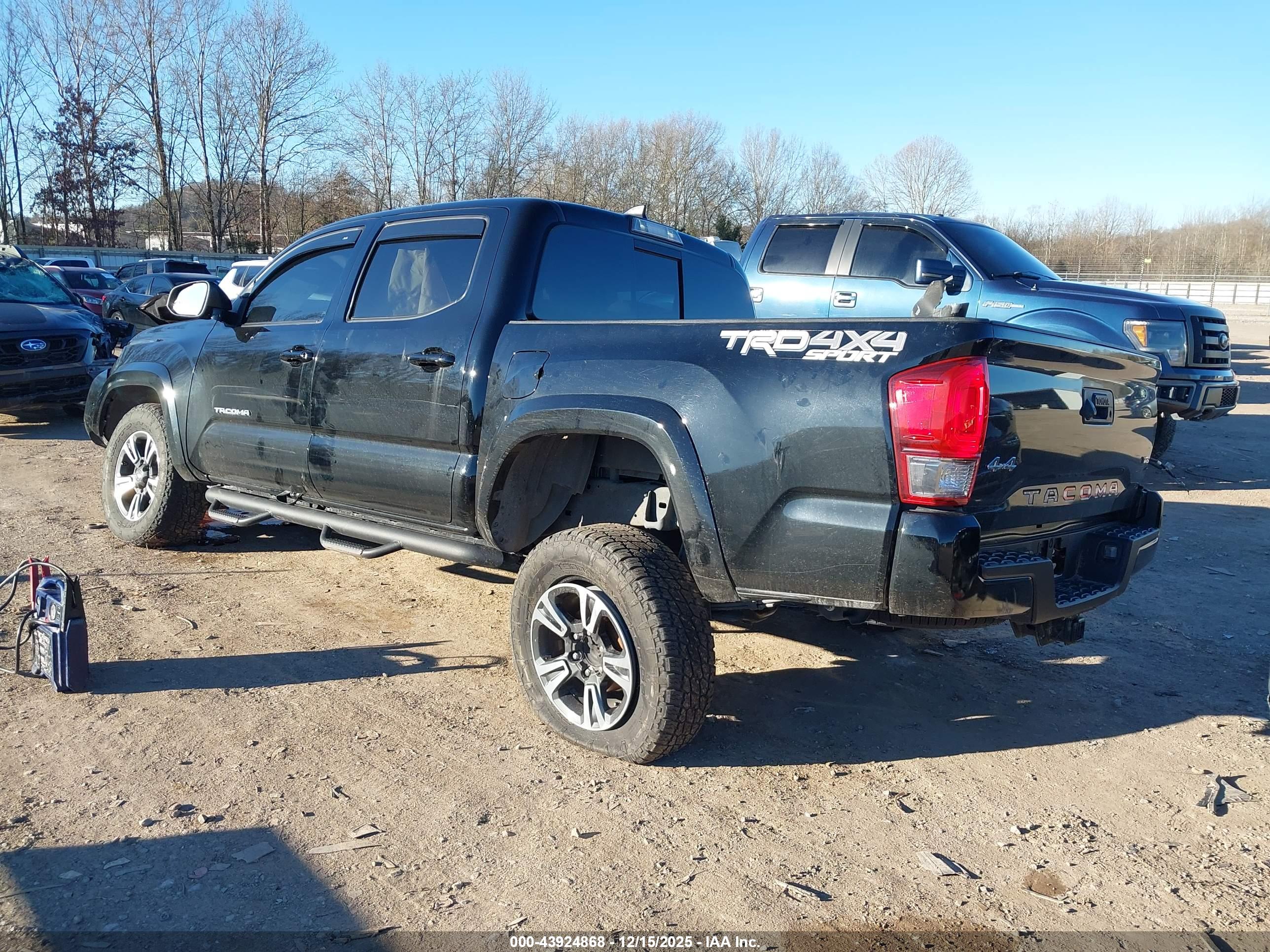 TOYOTA TACOMA image 3
