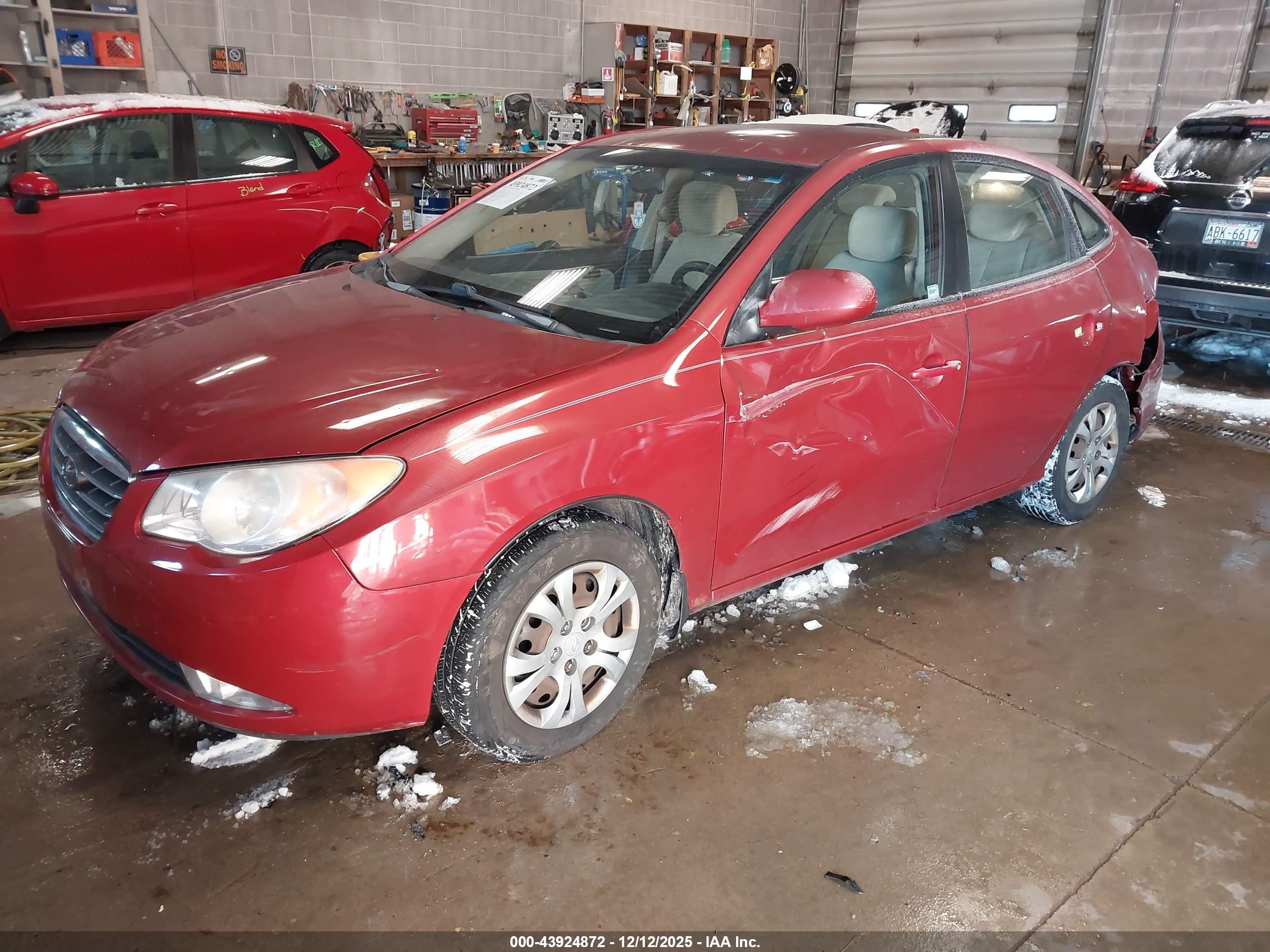 HYUNDAI ELANTRA image 2
