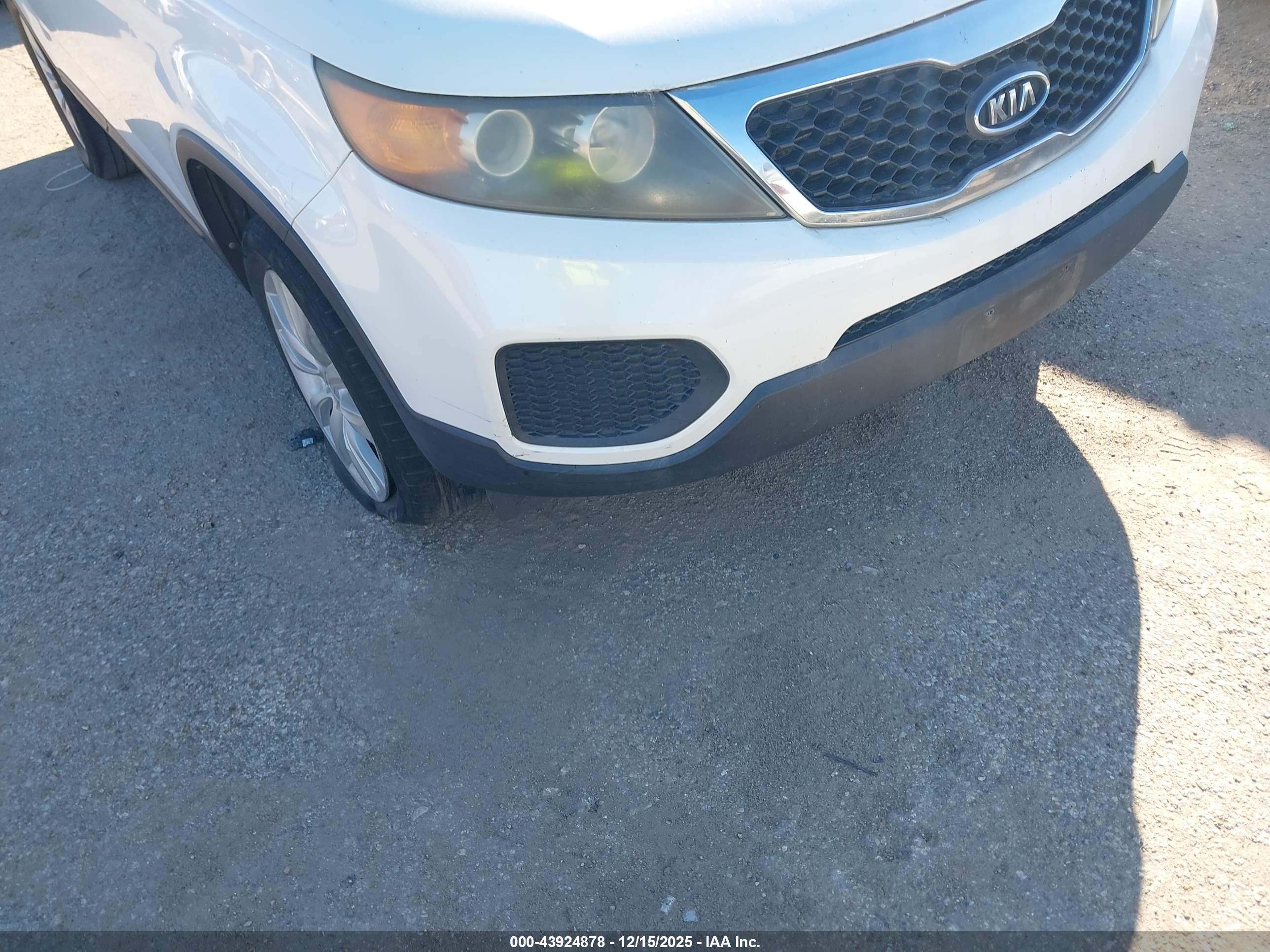 KIA SORENTO image 6
