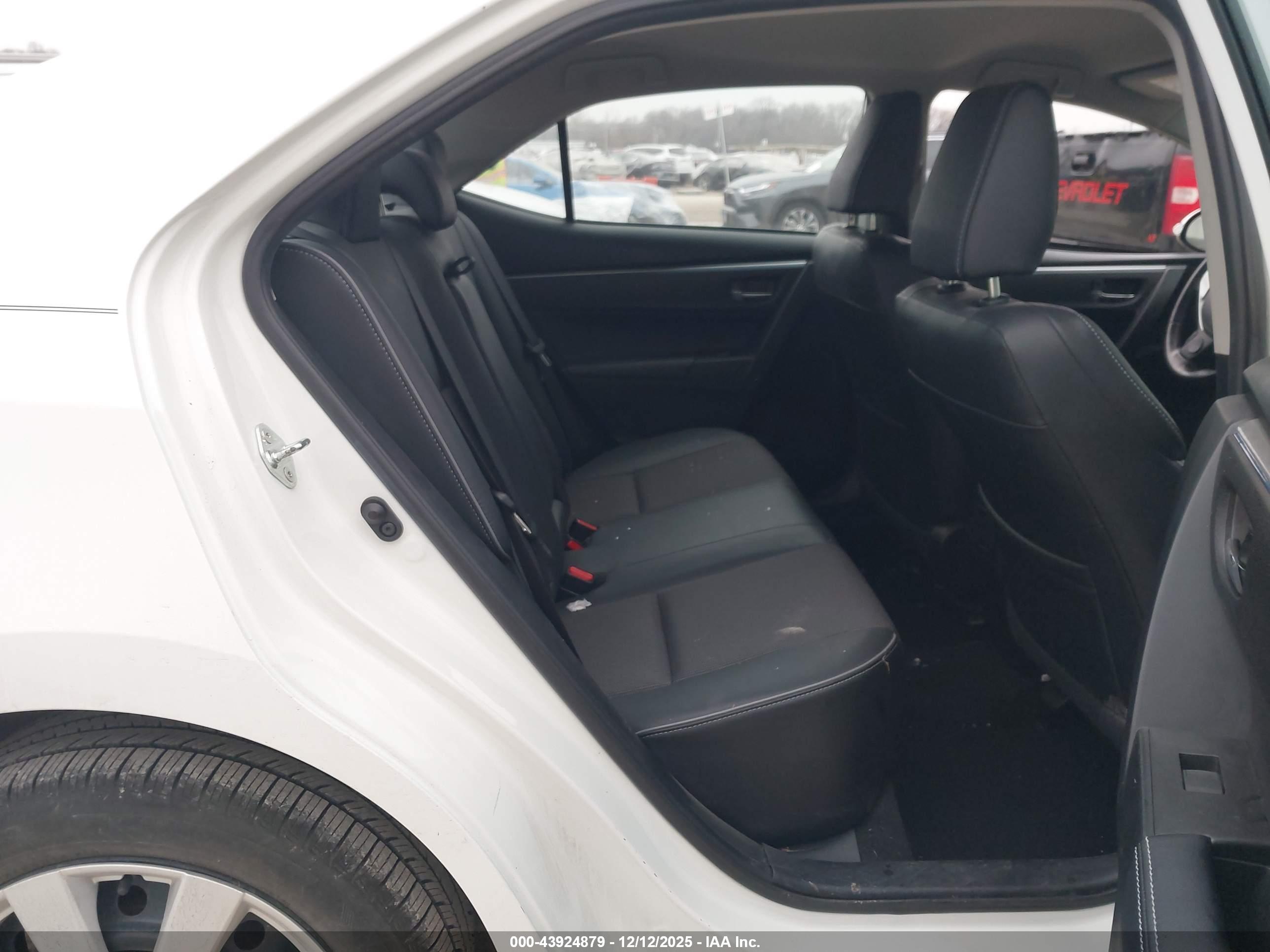 TOYOTA COROLLA image 8