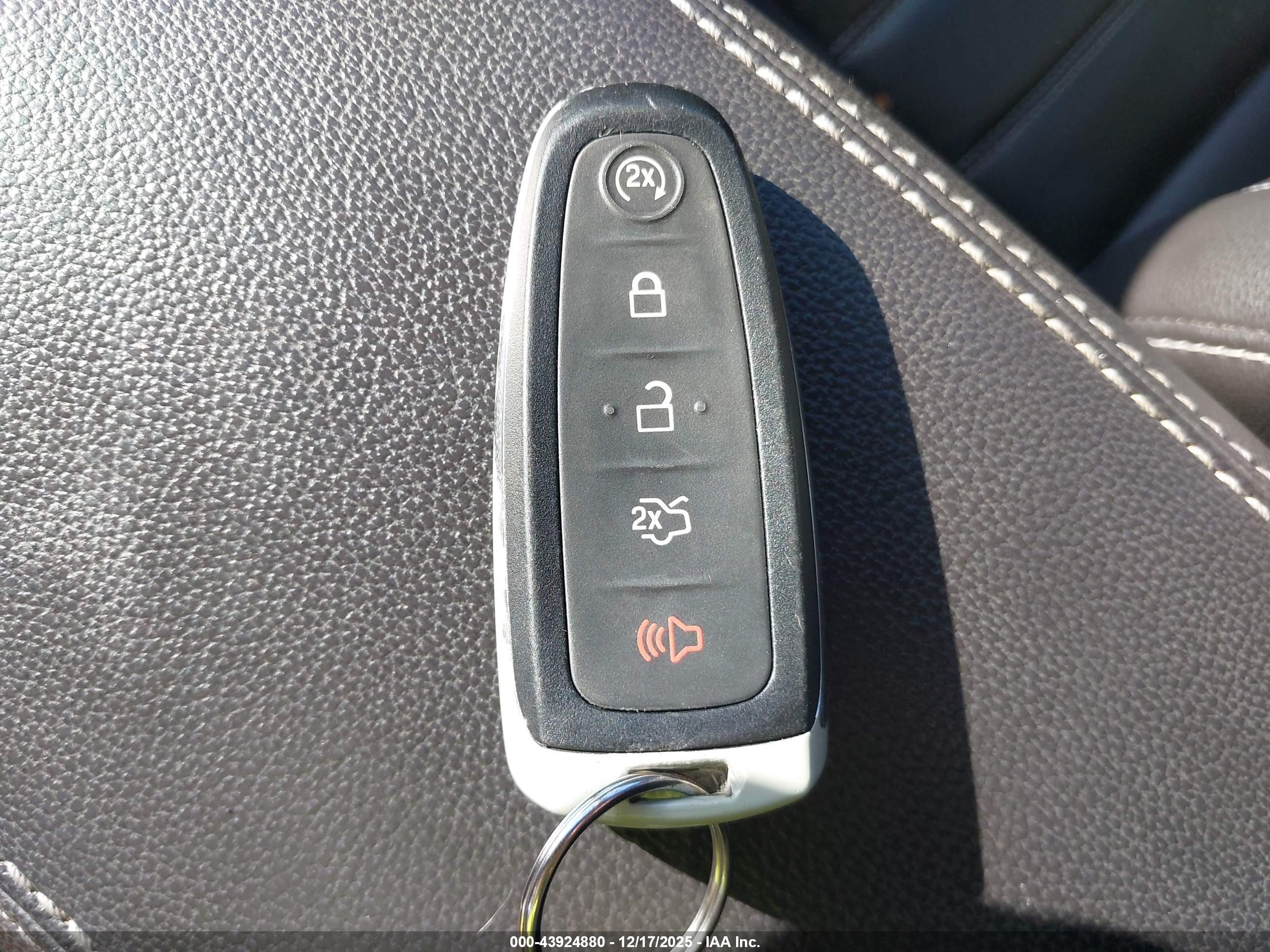 FORD ESCAPE image 11