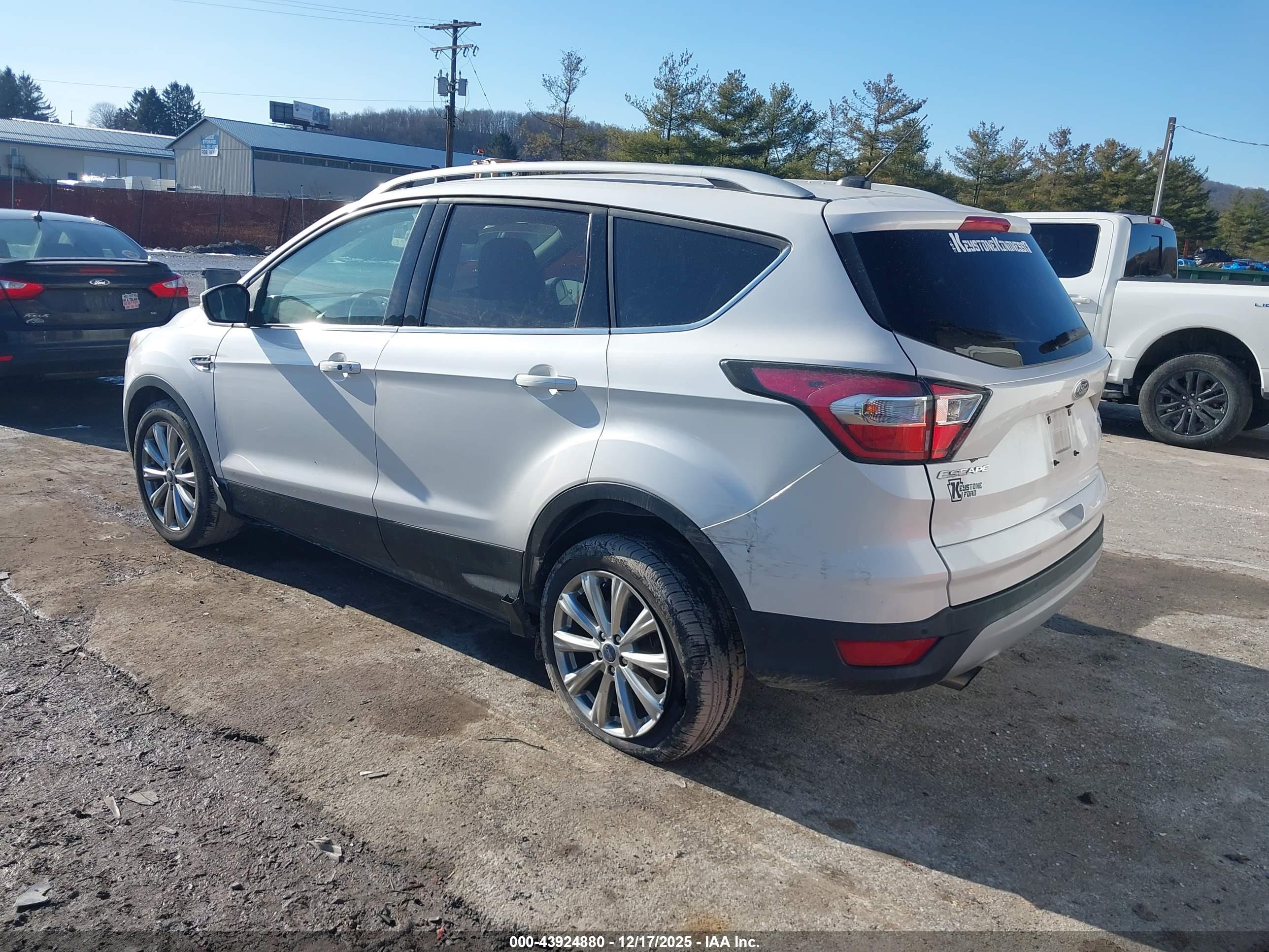 FORD ESCAPE image 3