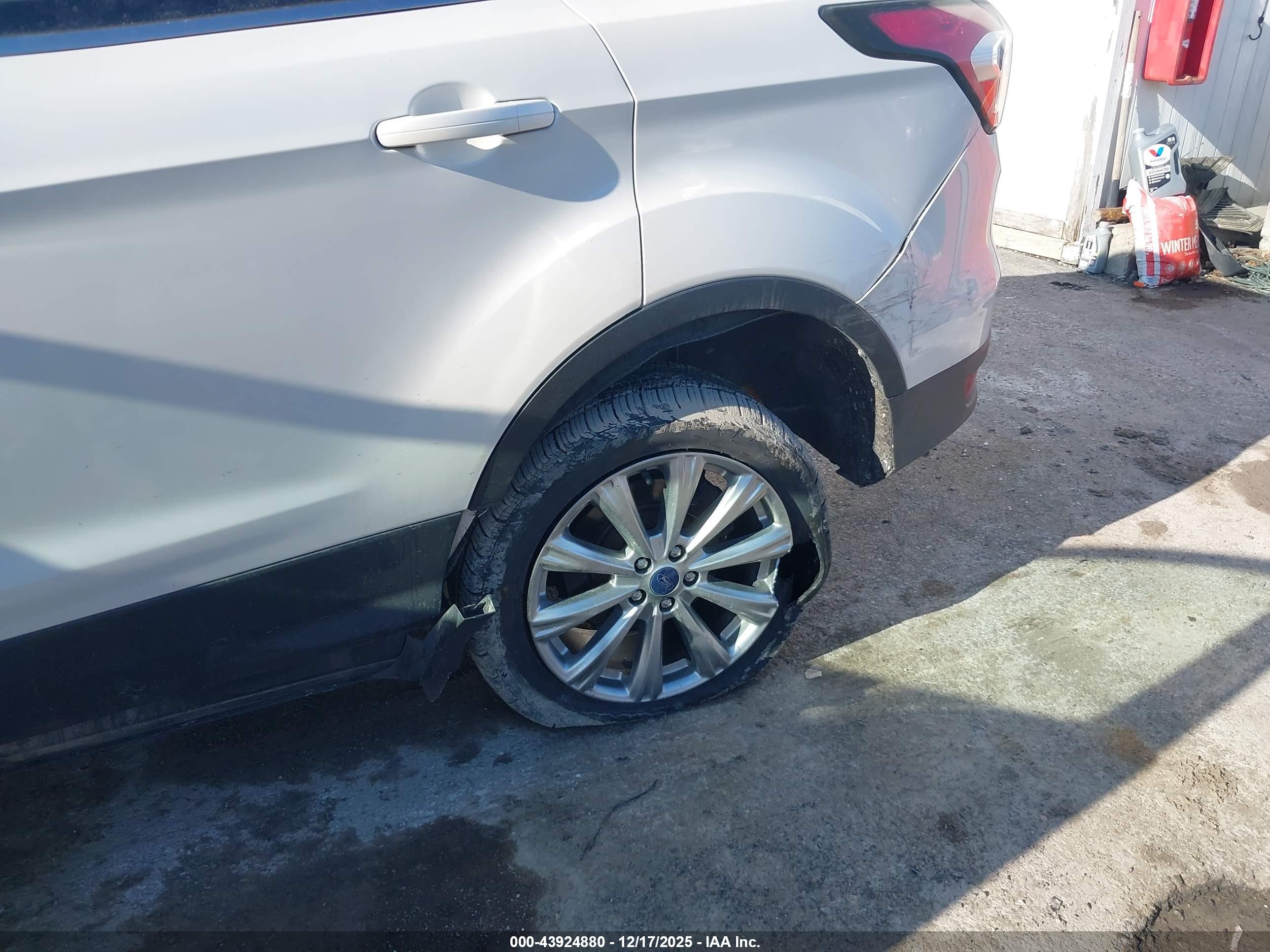 FORD ESCAPE image 6