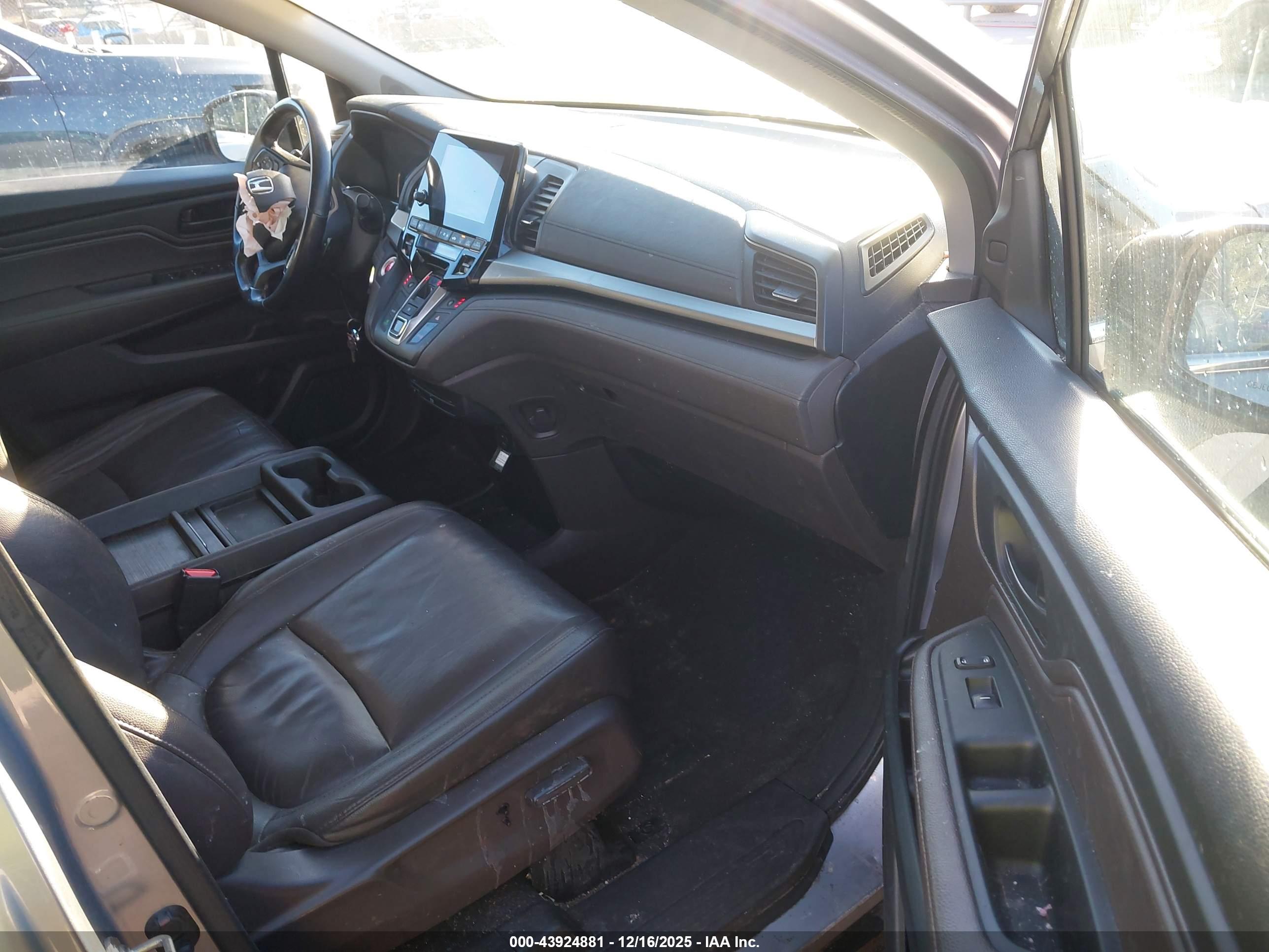 HONDA ODYSSEY image 5