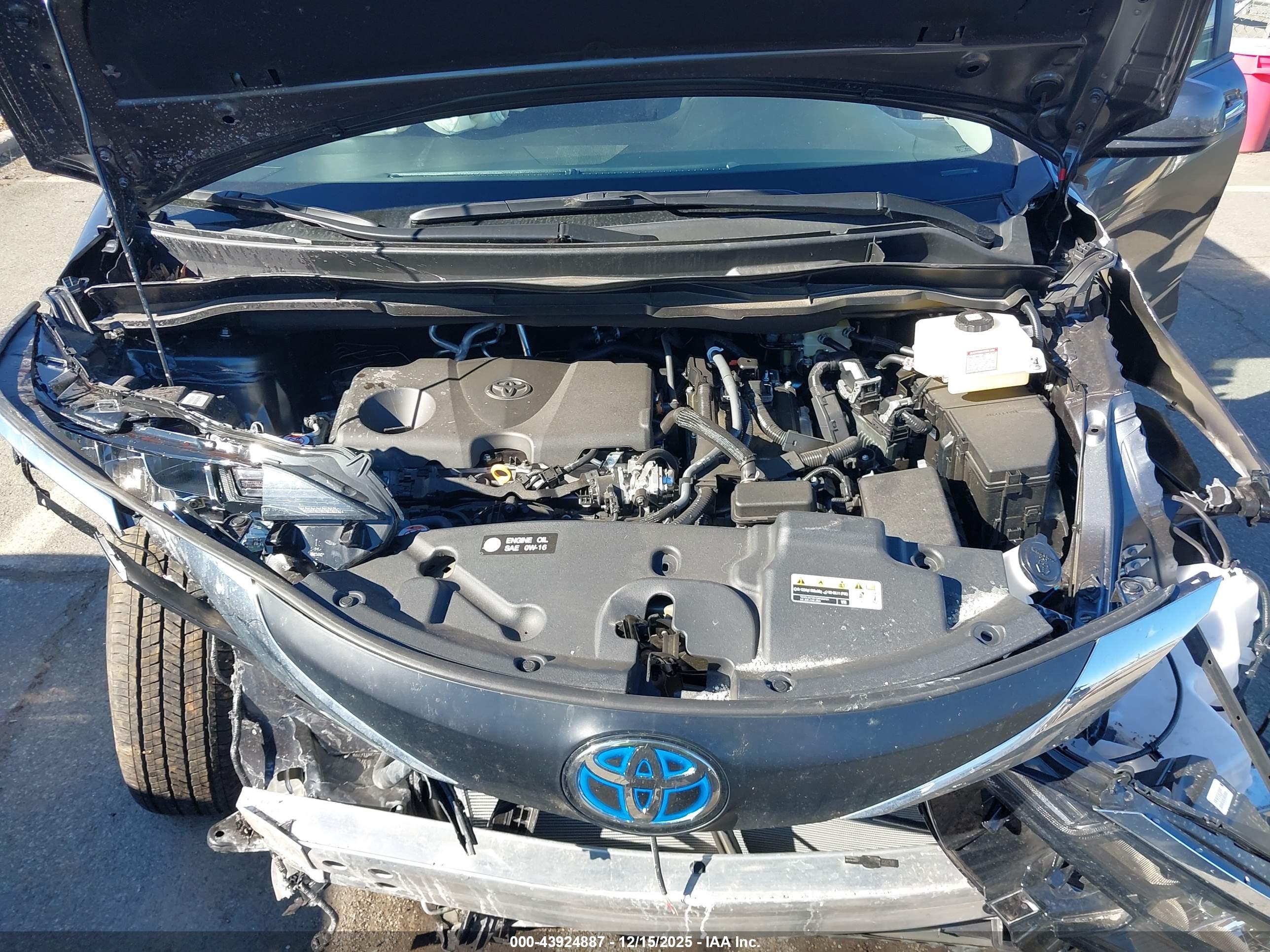 TOYOTA SIENNA image 10