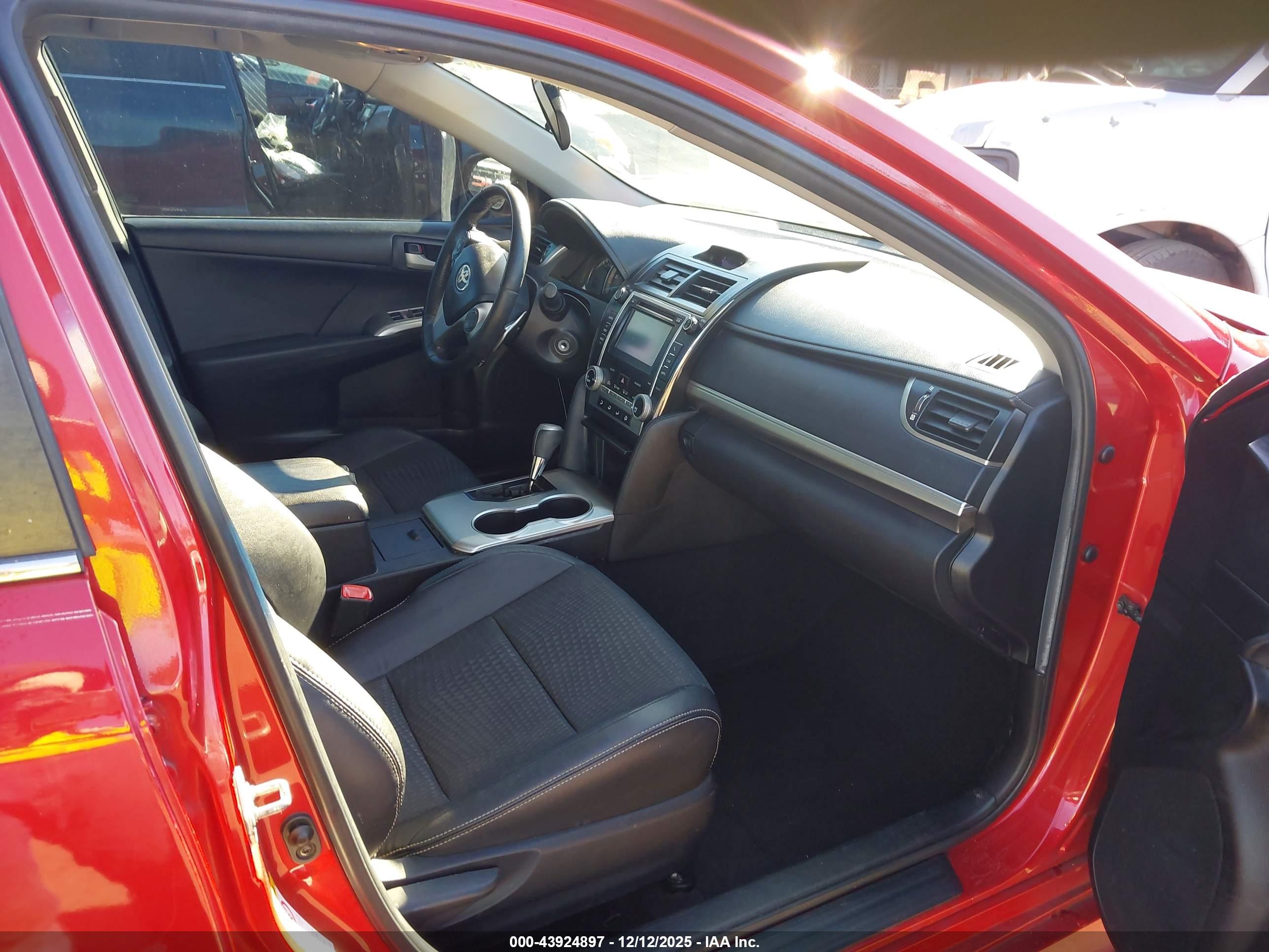 TOYOTA CAMRY image 5