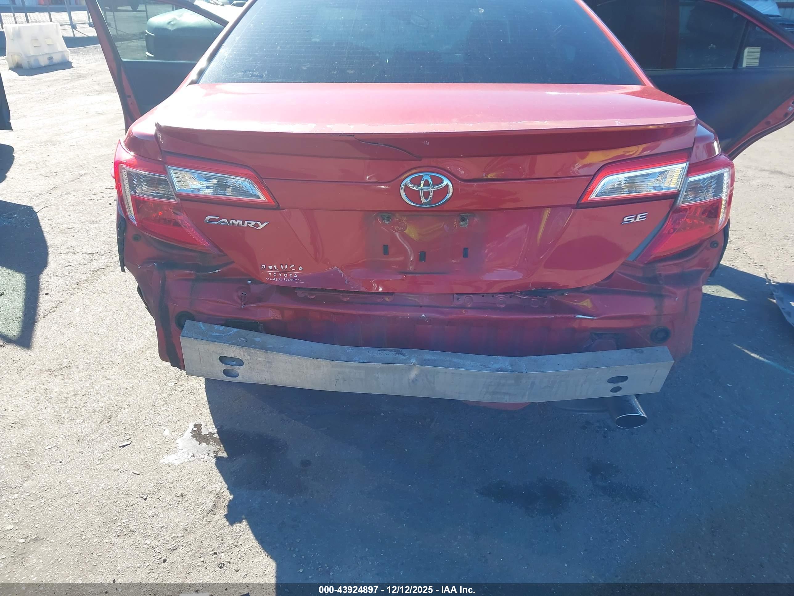 TOYOTA CAMRY image 6
