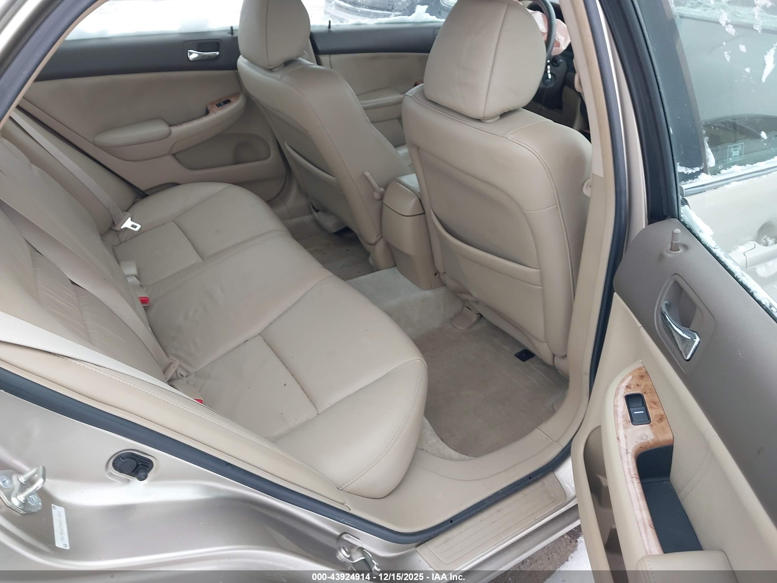 HONDA ACCORD image 8