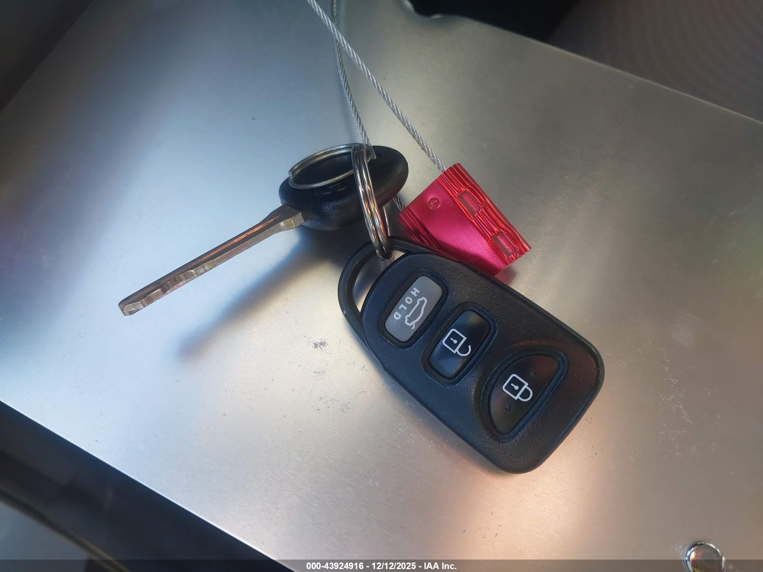 HYUNDAI ELANTRA image 11