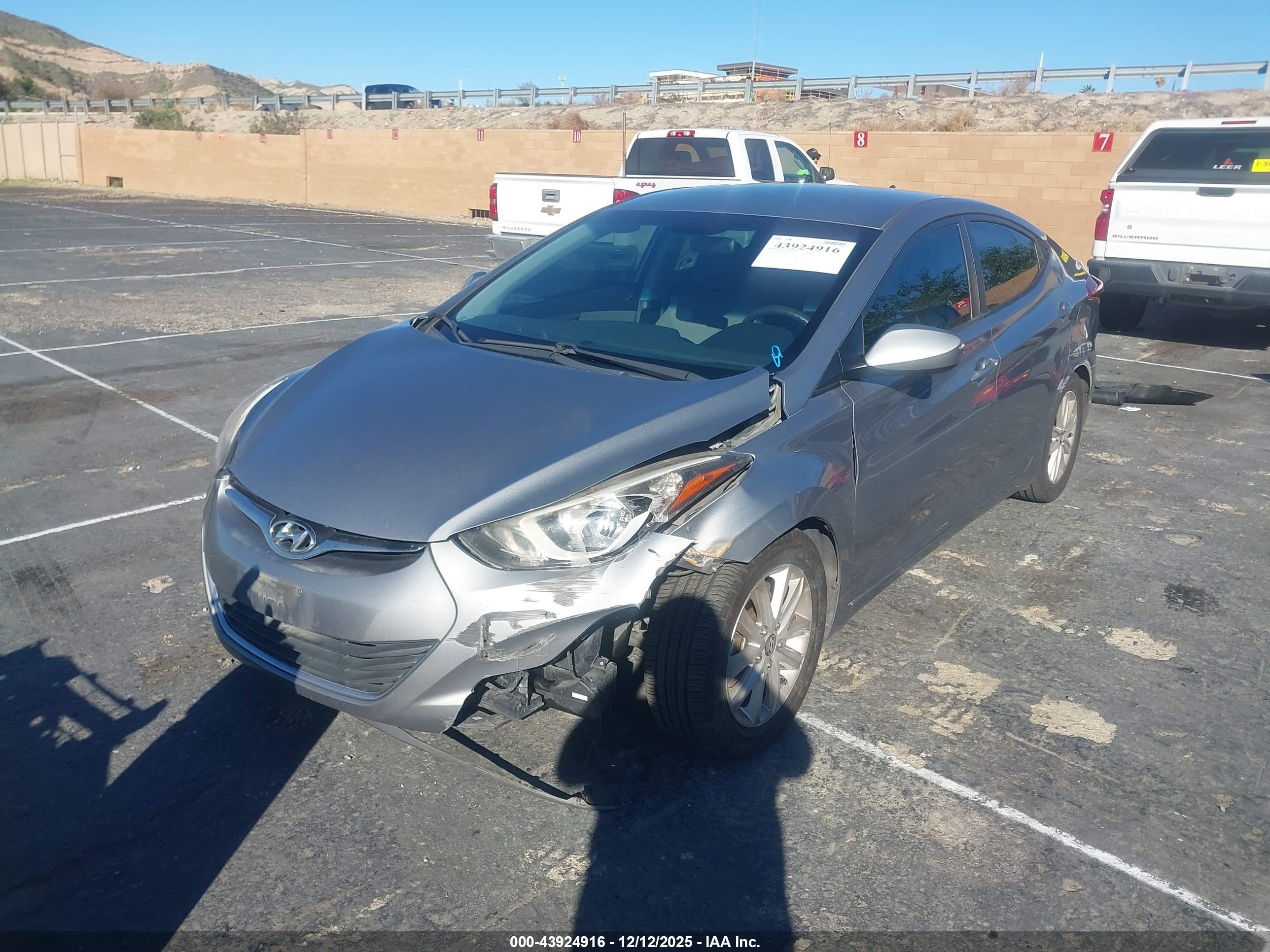 HYUNDAI ELANTRA image 2