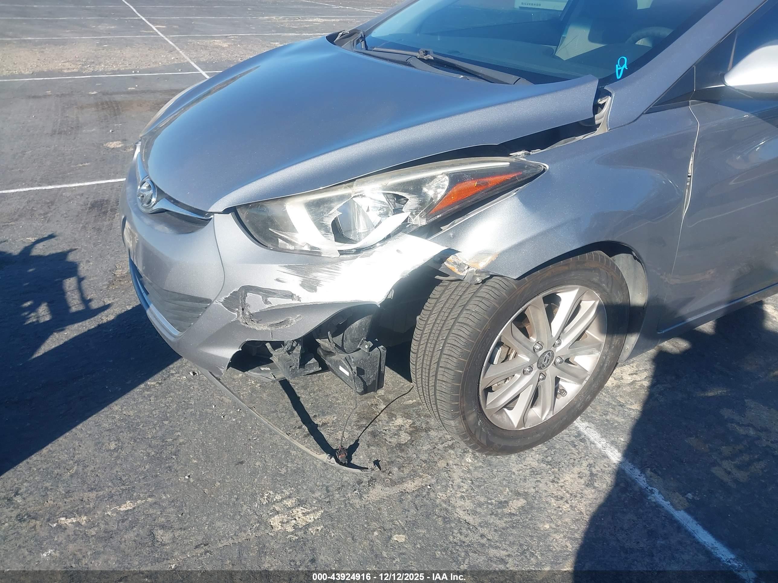 HYUNDAI ELANTRA image 6