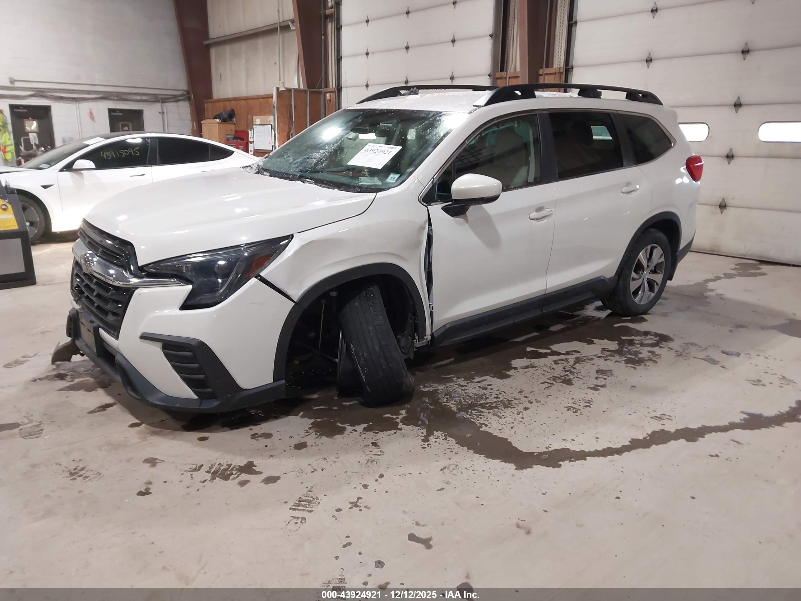SUBARU ASCENT image 2