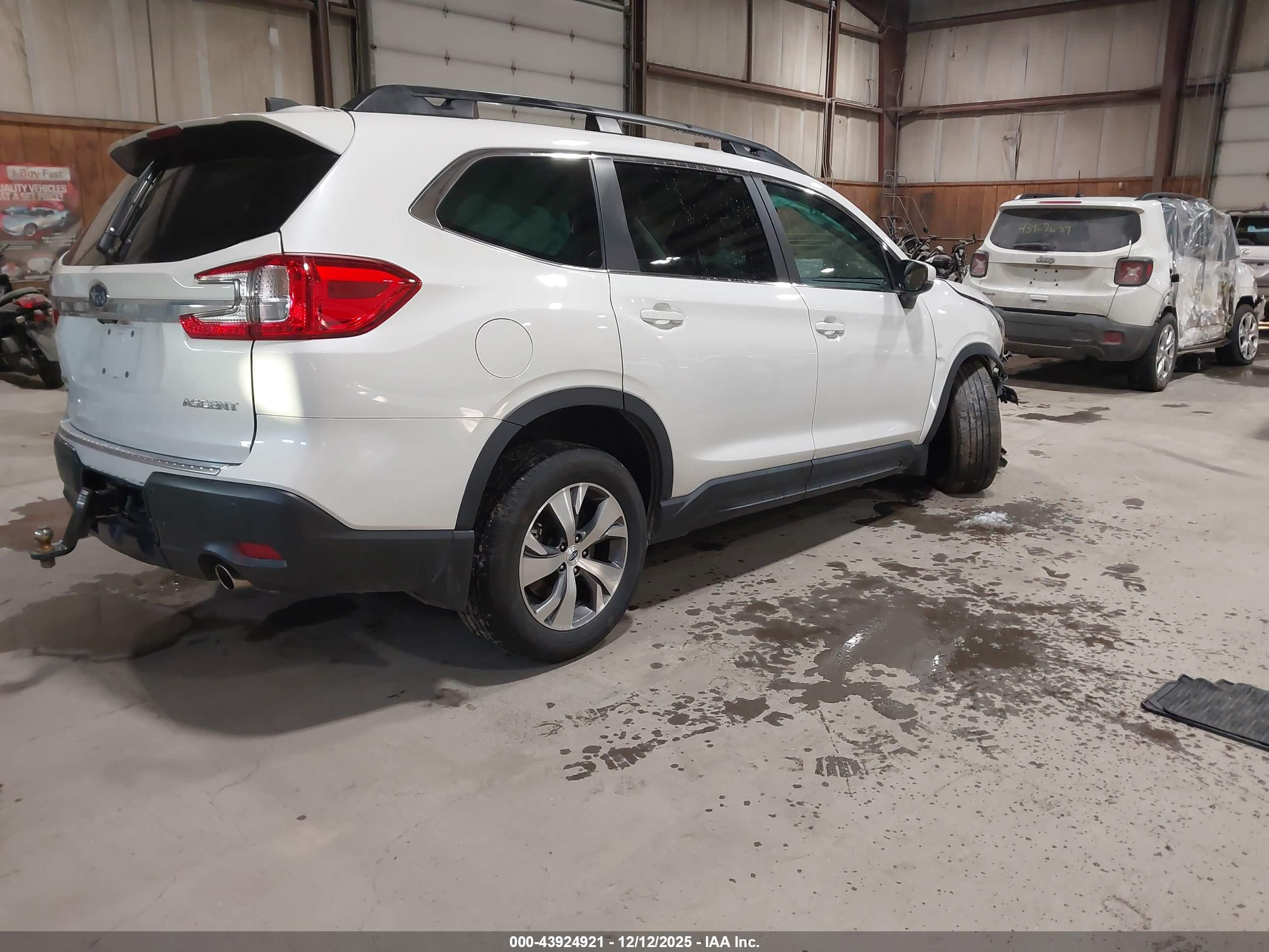 SUBARU ASCENT image 4