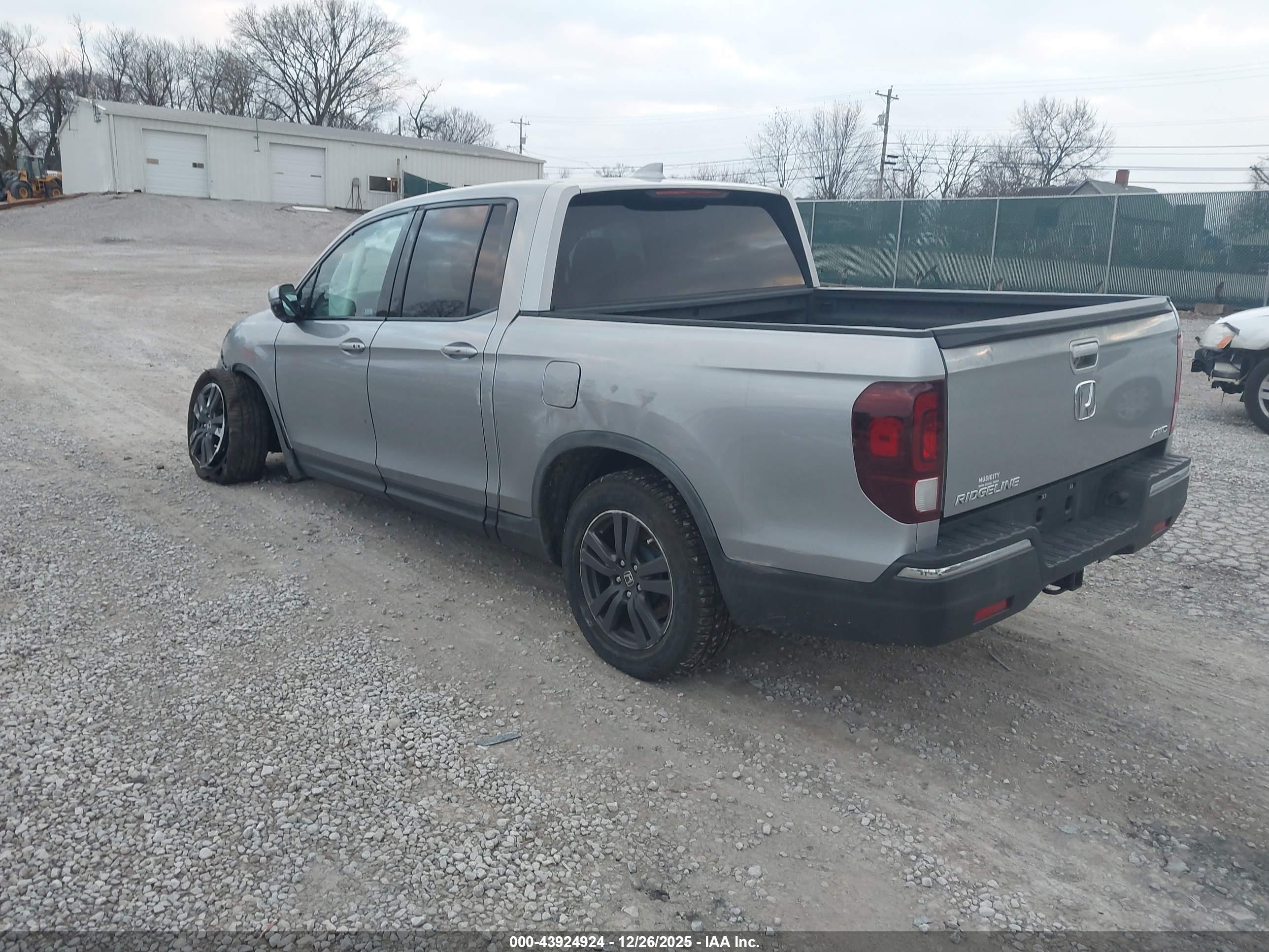 HONDA RIDGELINE image 3