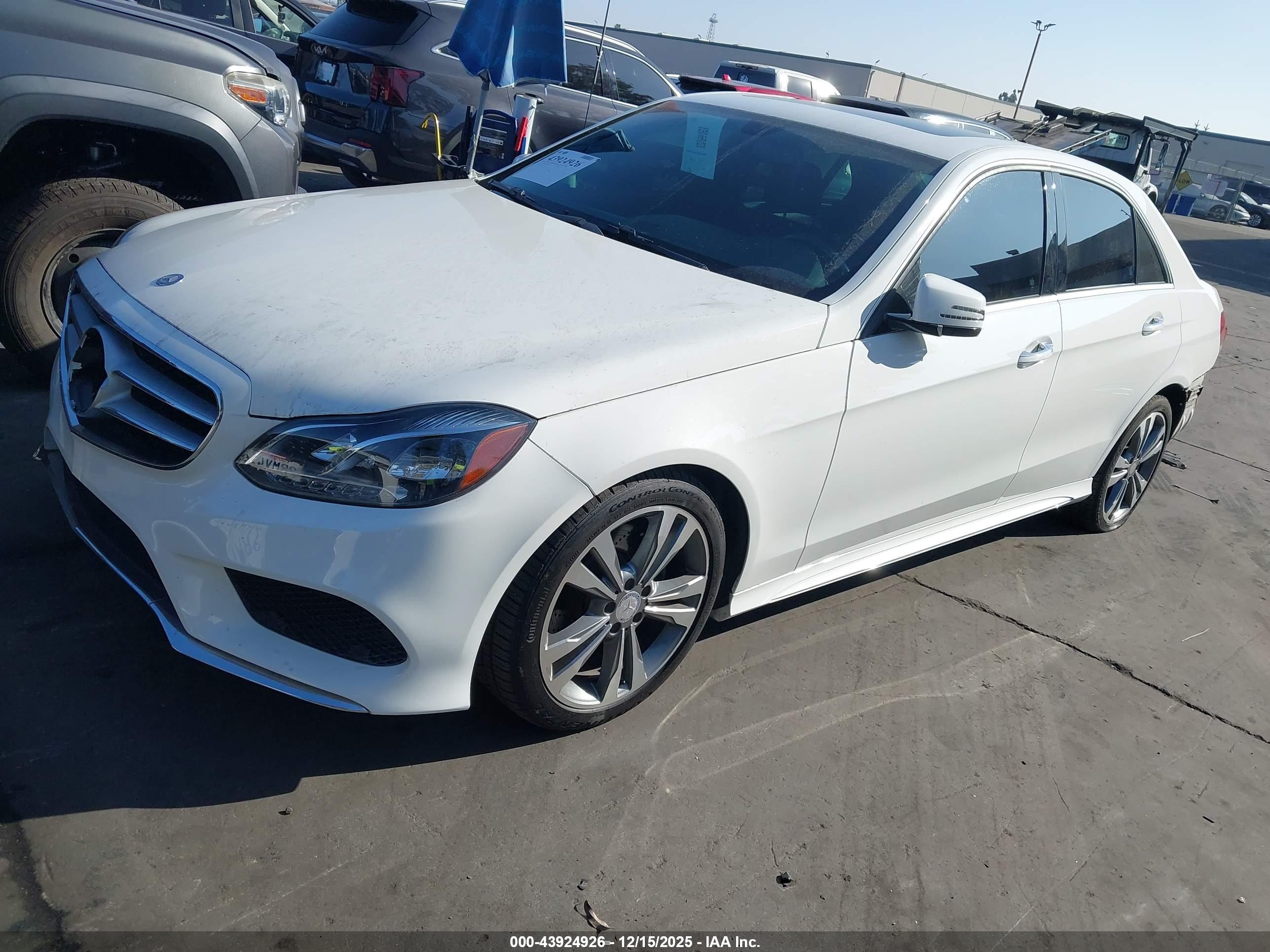 MERCEDES-BENZ E image 2