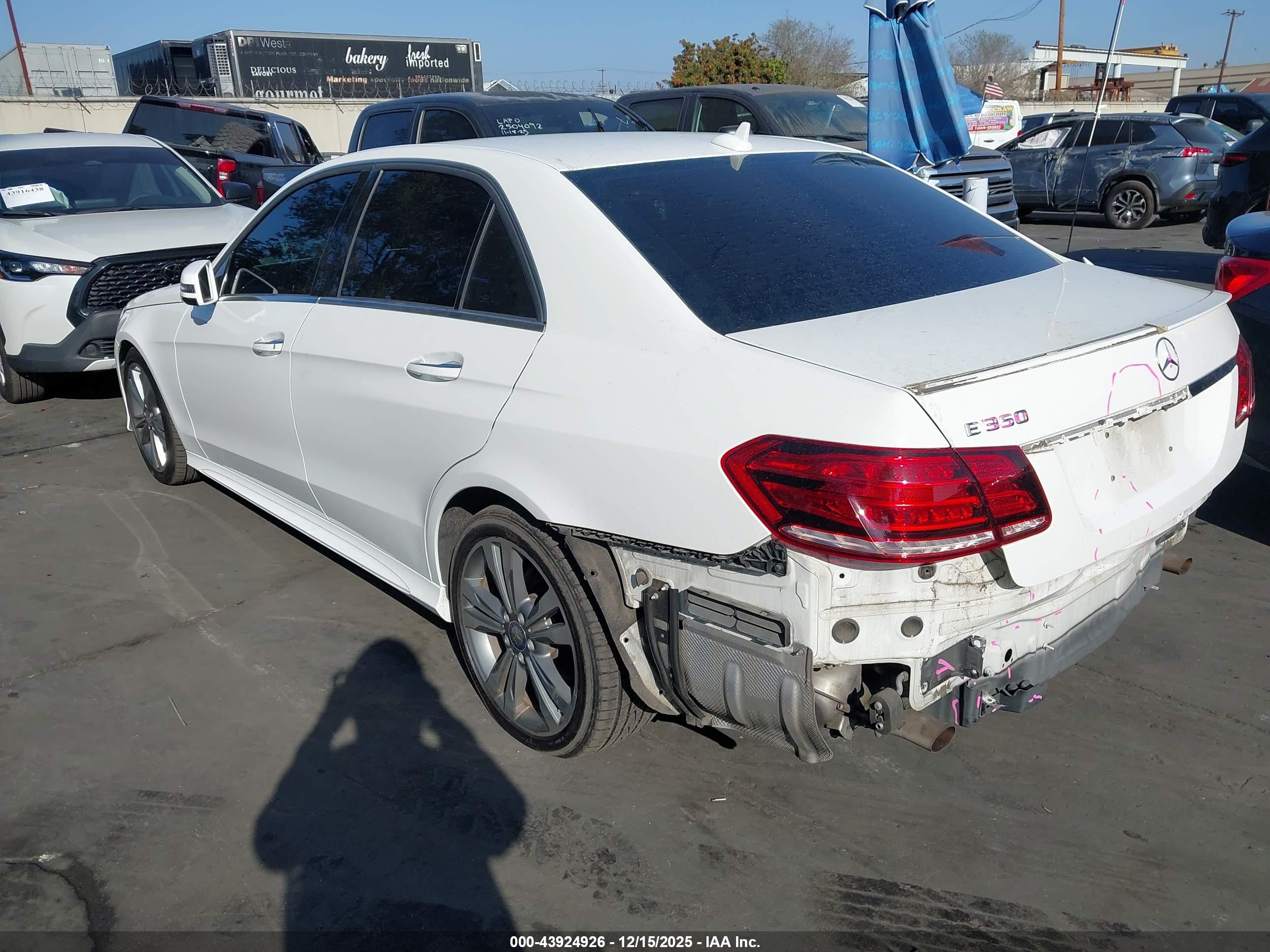 MERCEDES-BENZ E image 3