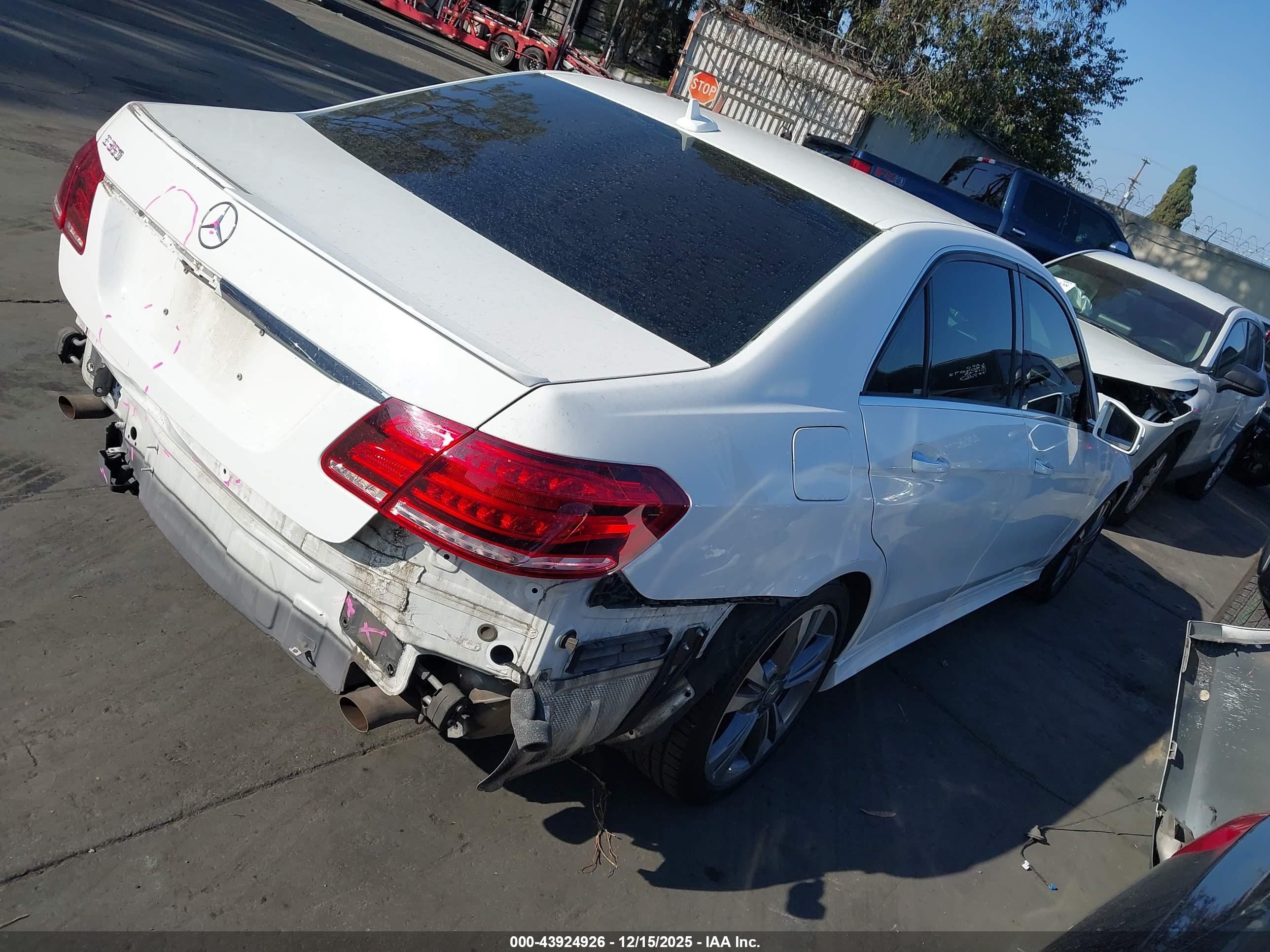 MERCEDES-BENZ E image 4