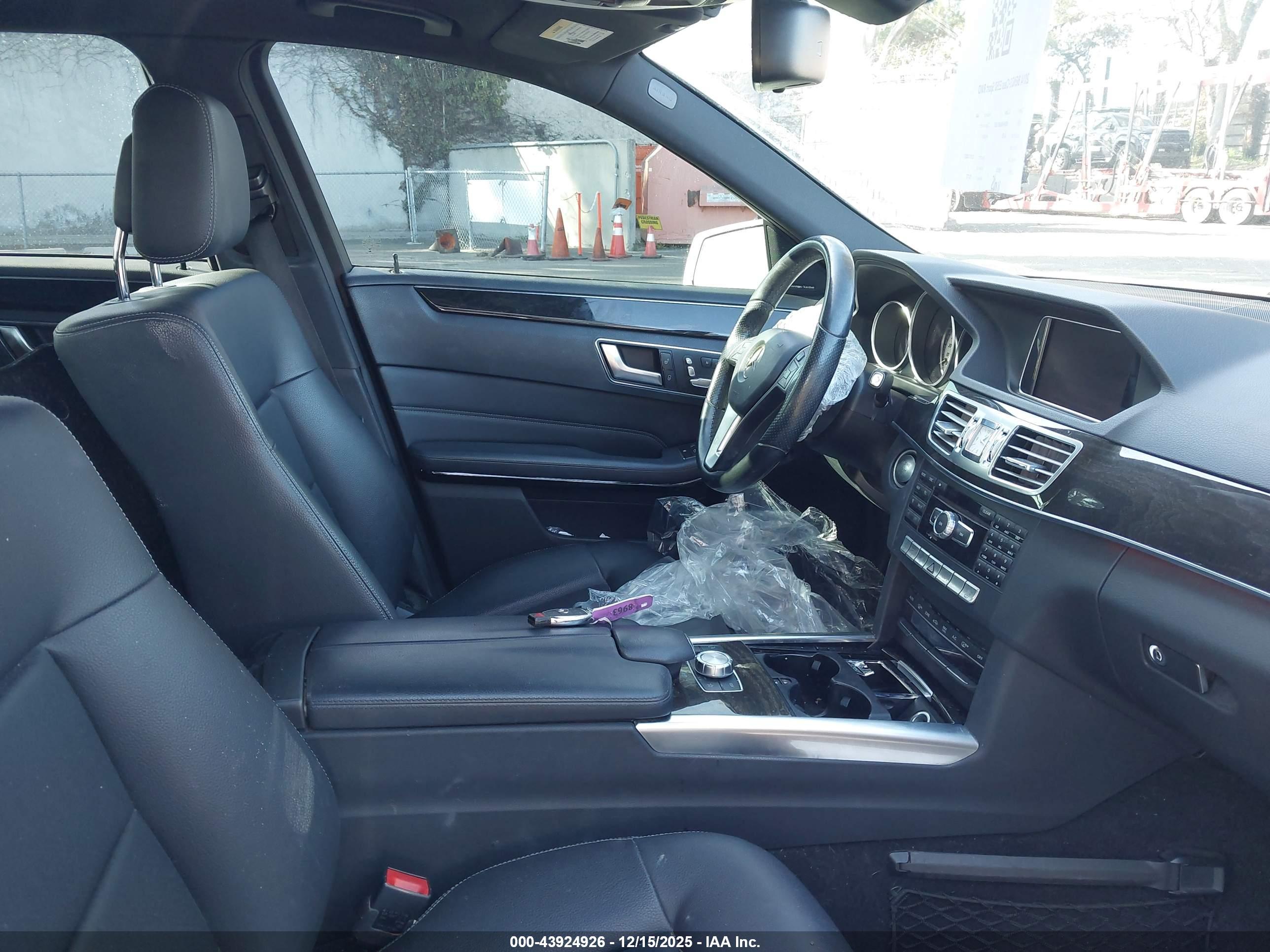 MERCEDES-BENZ E image 5