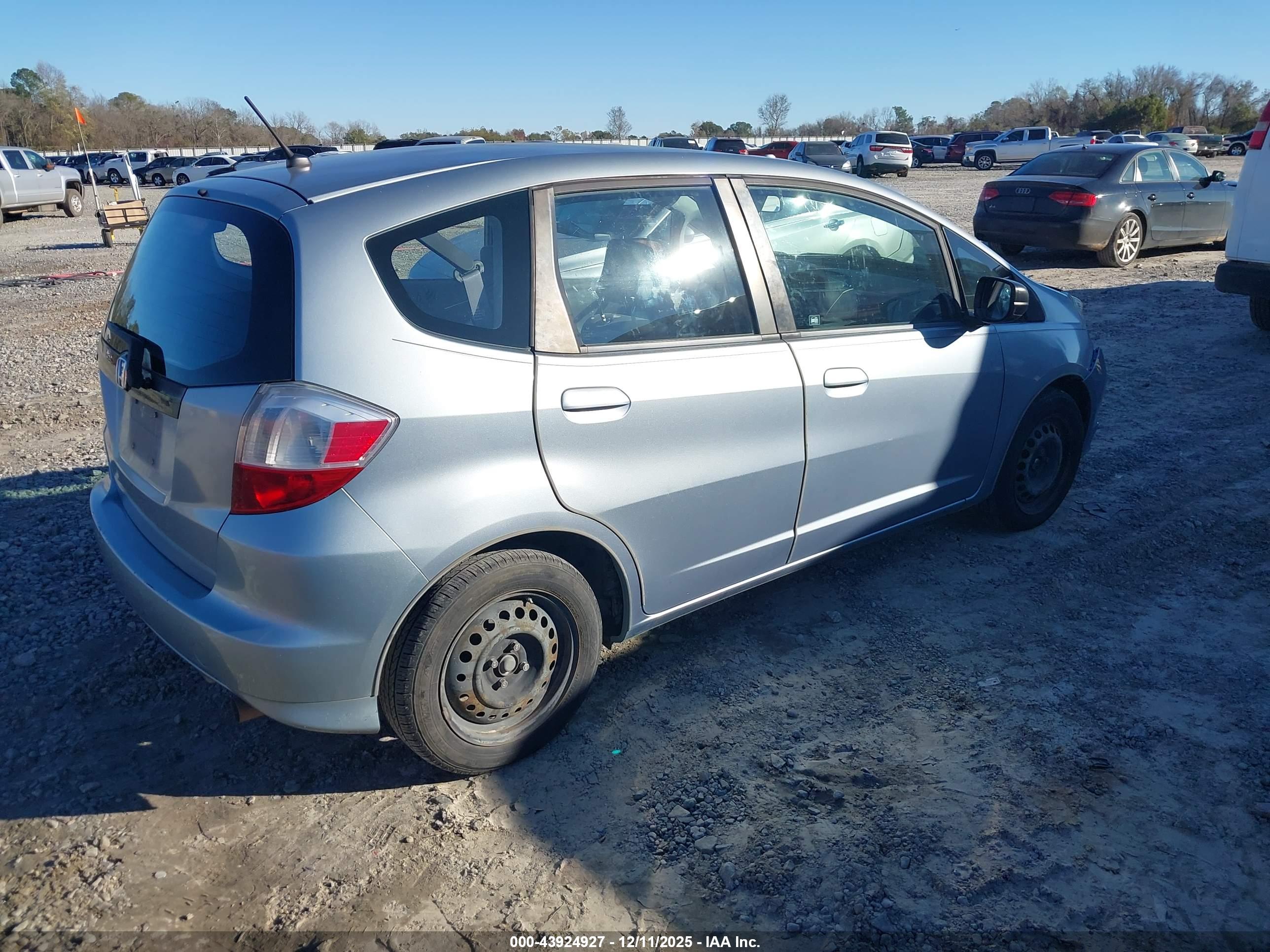 HONDA FIT image 4